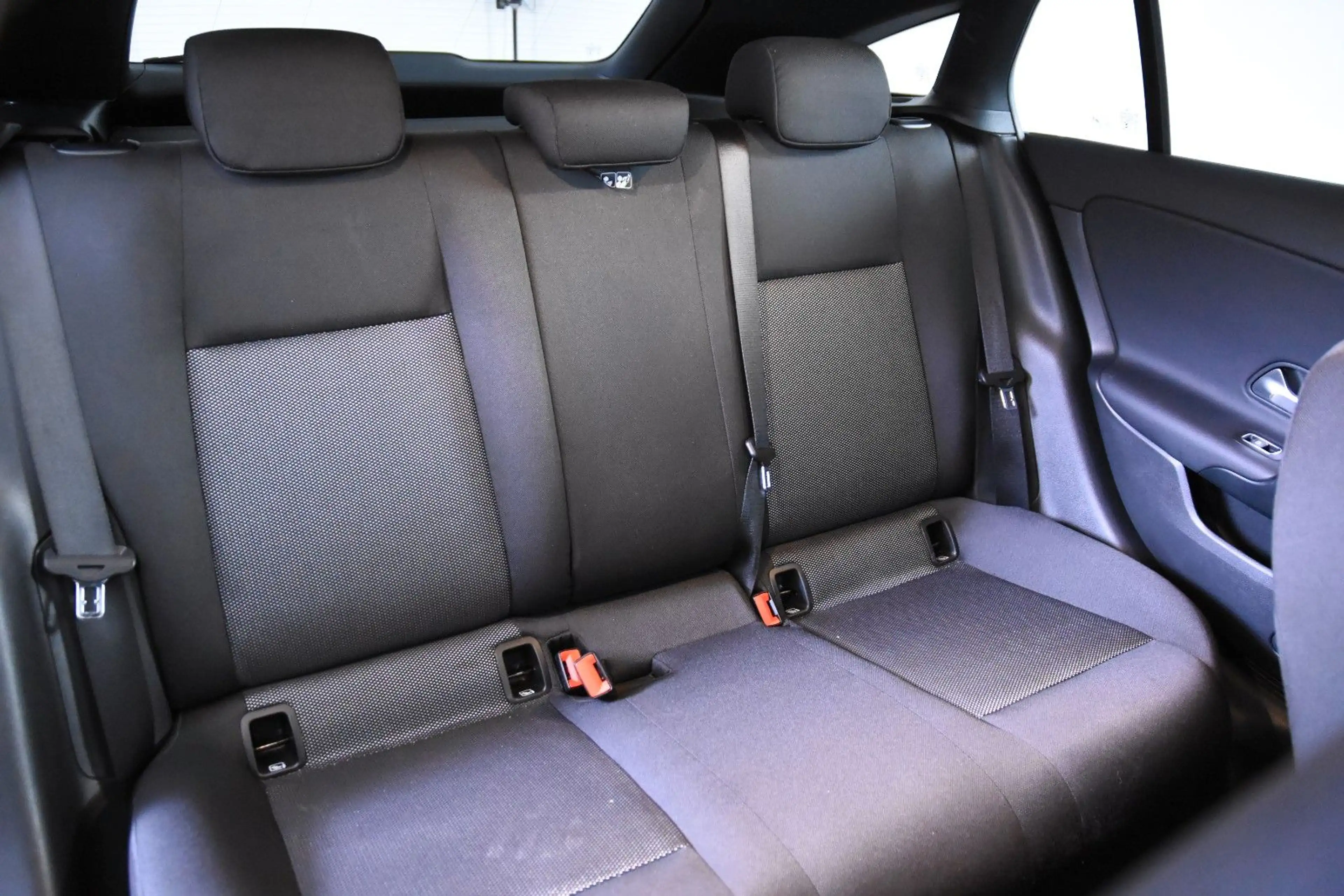 Mercedes-Benz CLA 180 *1.Hand*Navi*SHZ*EHK*Carplay* — photo 10