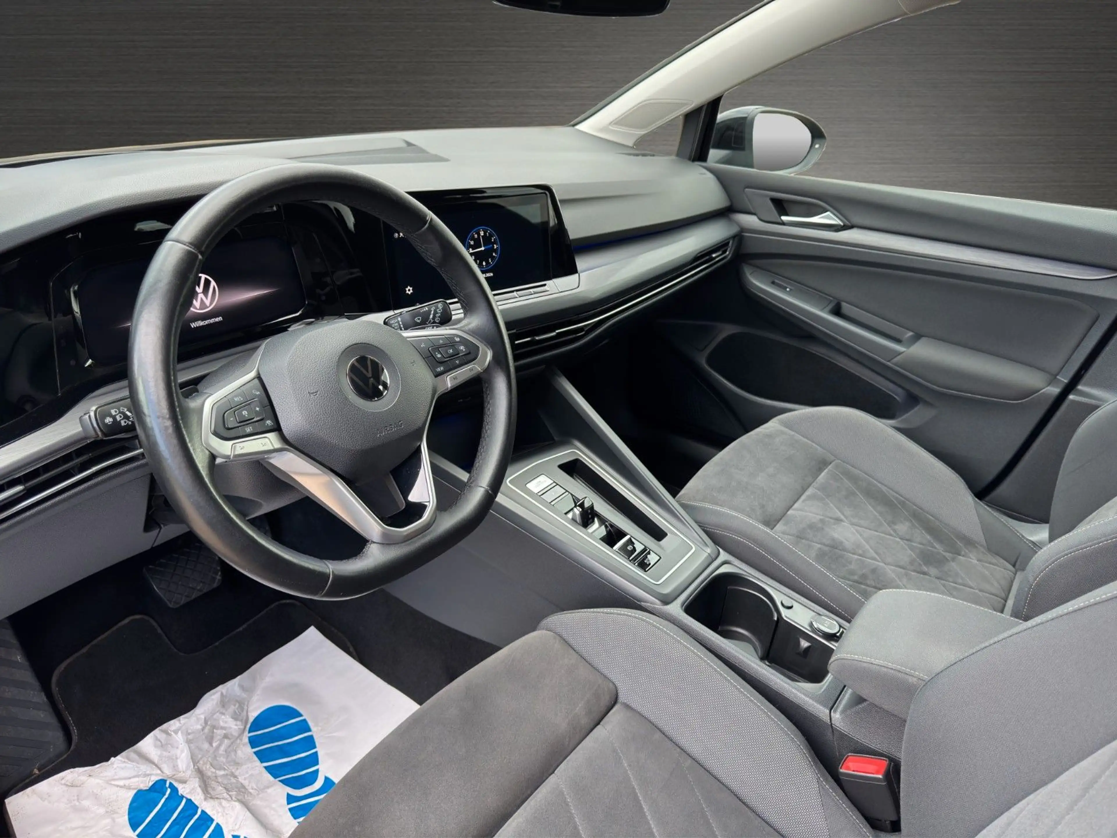 Volkswagen Golf VIII 1.4 eTSI Variant Style LED HUD Kamera — photo 9