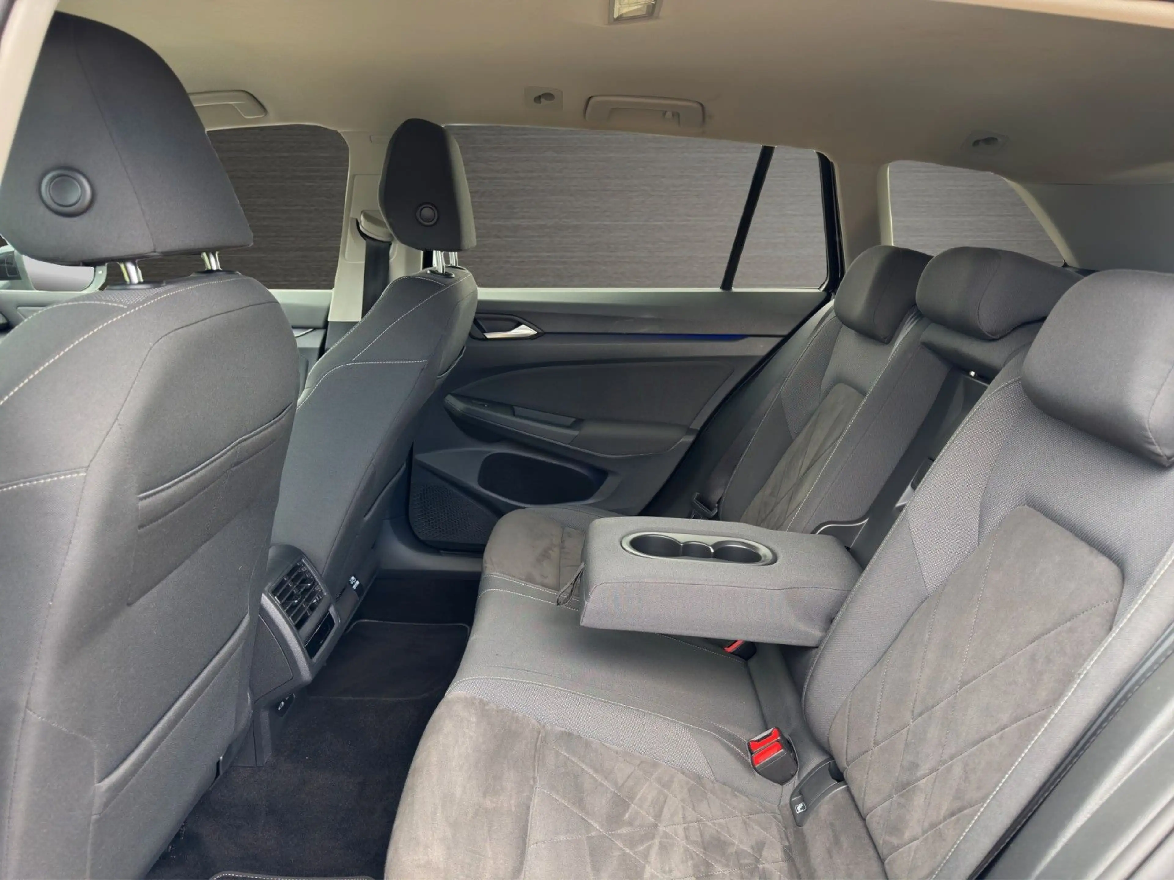 Volkswagen Golf VIII 1.4 eTSI Variant Style LED HUD Kamera — photo 11