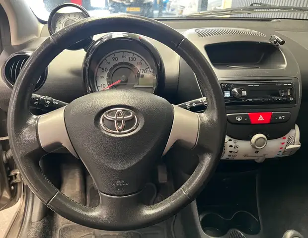 Toyota Aygo view 12