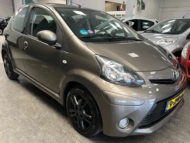 Toyota Aygo view 11