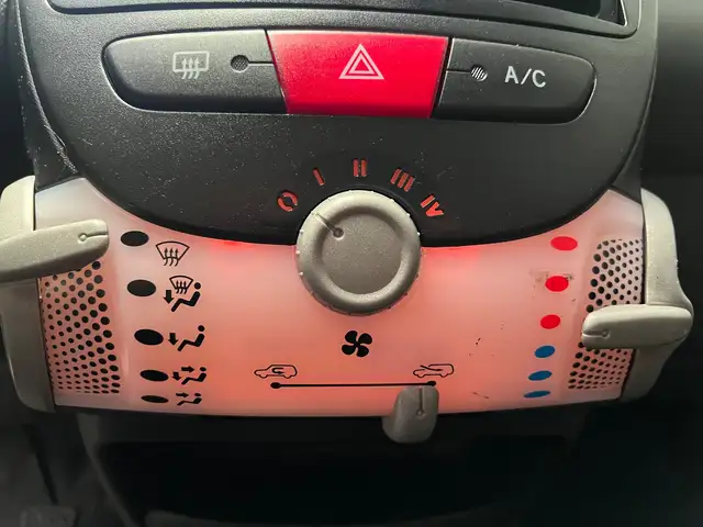 Toyota Aygo view 16