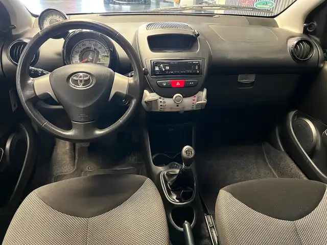 Toyota Aygo view 3