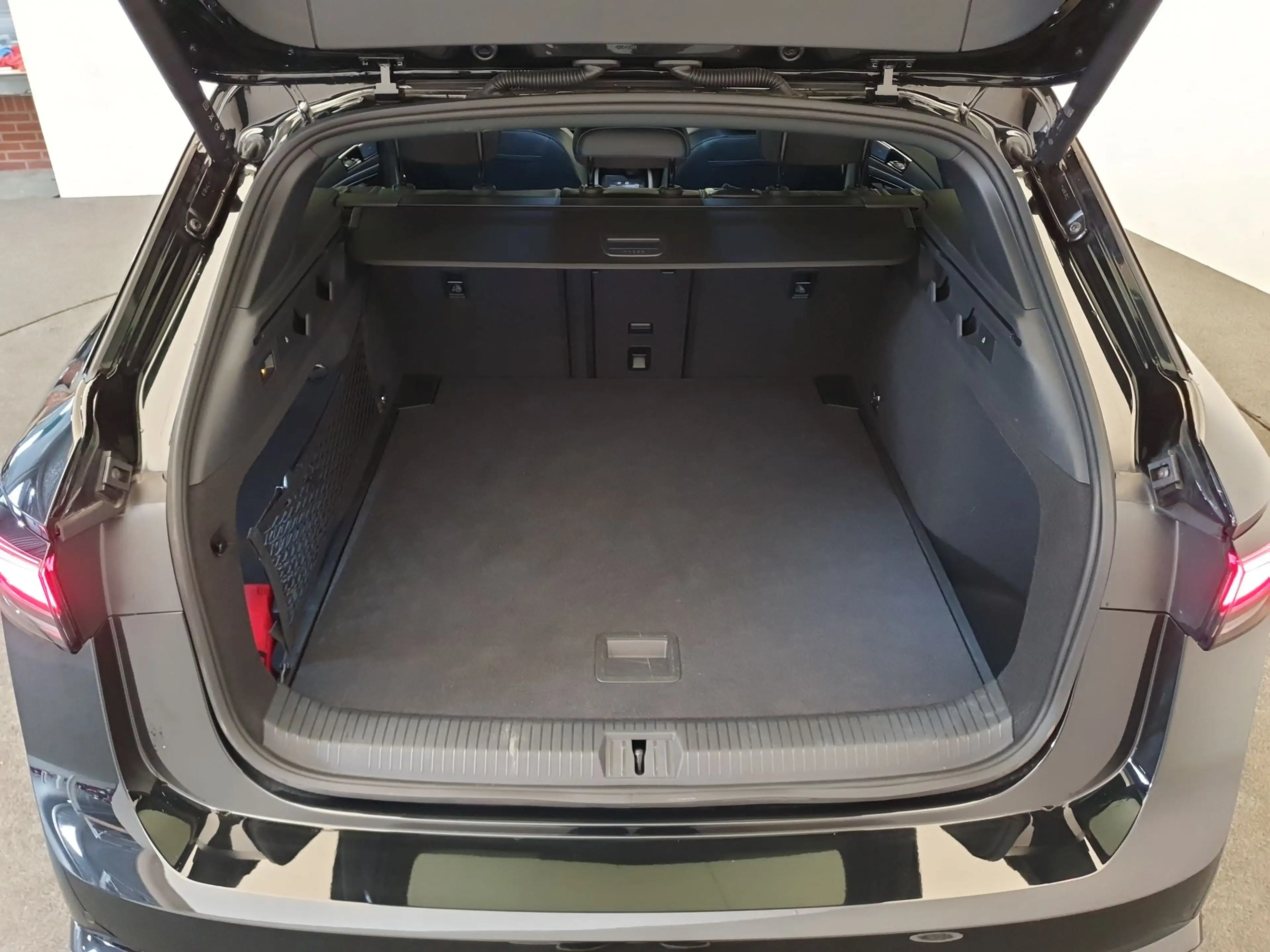Volkswagen ID.7 Tourer Pro S 86 kWh 286pk Wegklapbare trekhaak, Ha — photo 29