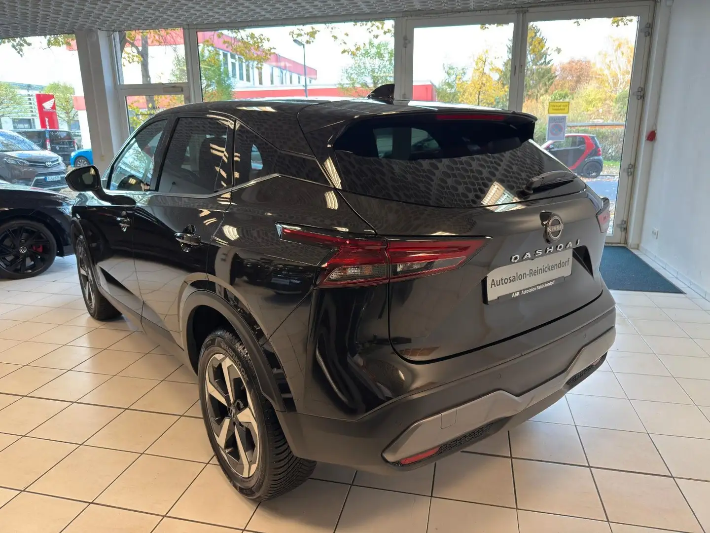 Nissan Qashqai N-Connecta*360°Kam*LED*Navi*SHZ* Schwarz - 2