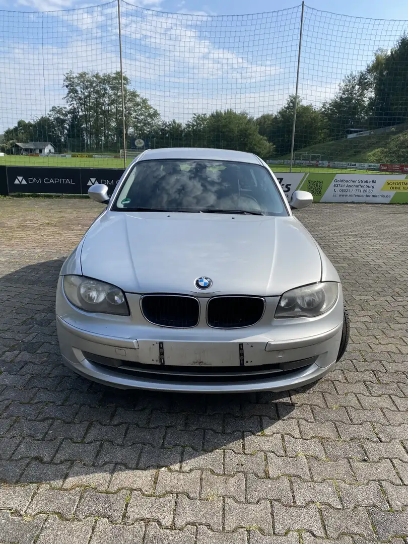 BMW 120 120d Grau - 2