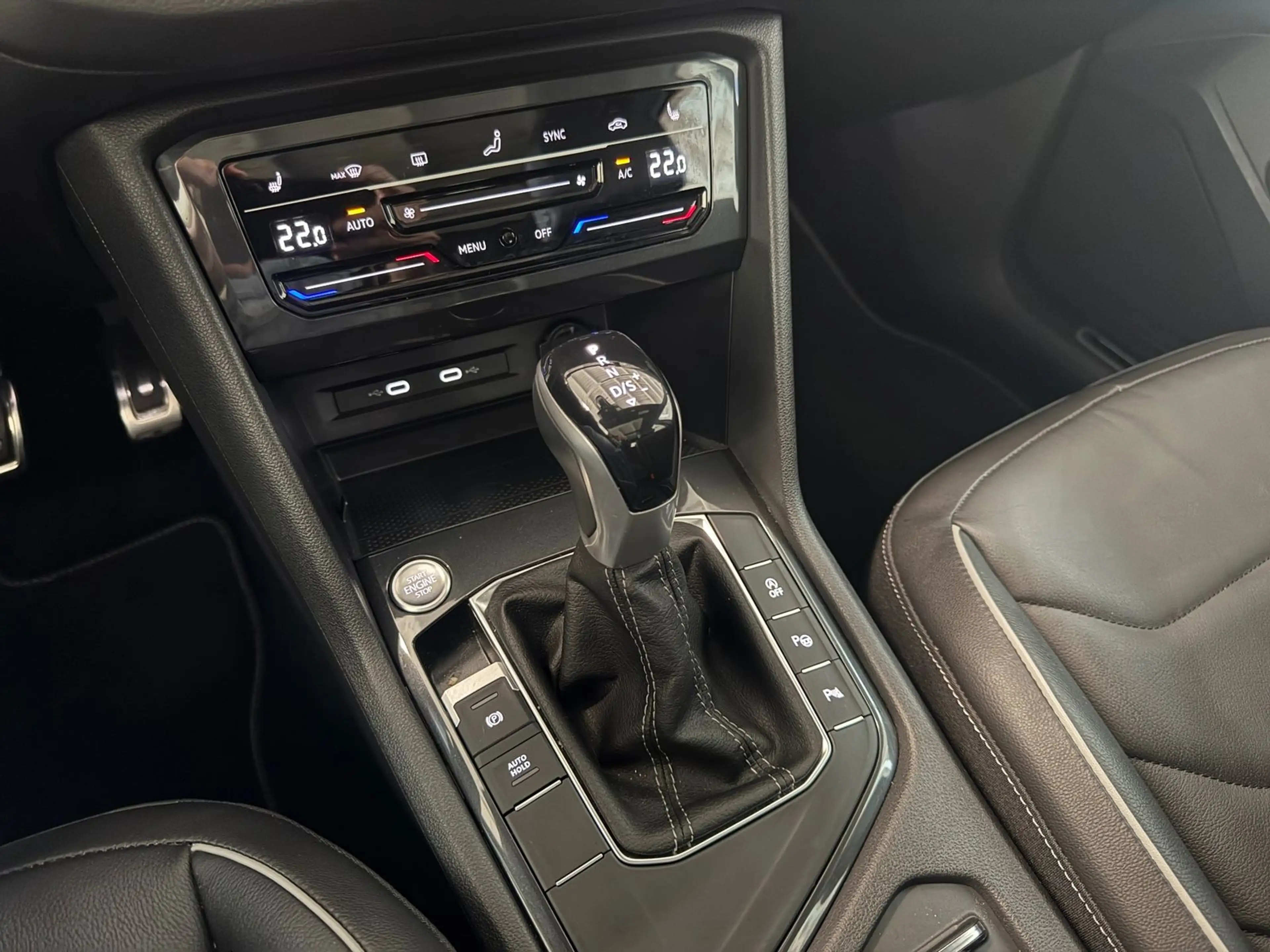 Volkswagen Tiguan R-Line 2.0 TDI DSG AHK LED Navi Kamera — photo 20