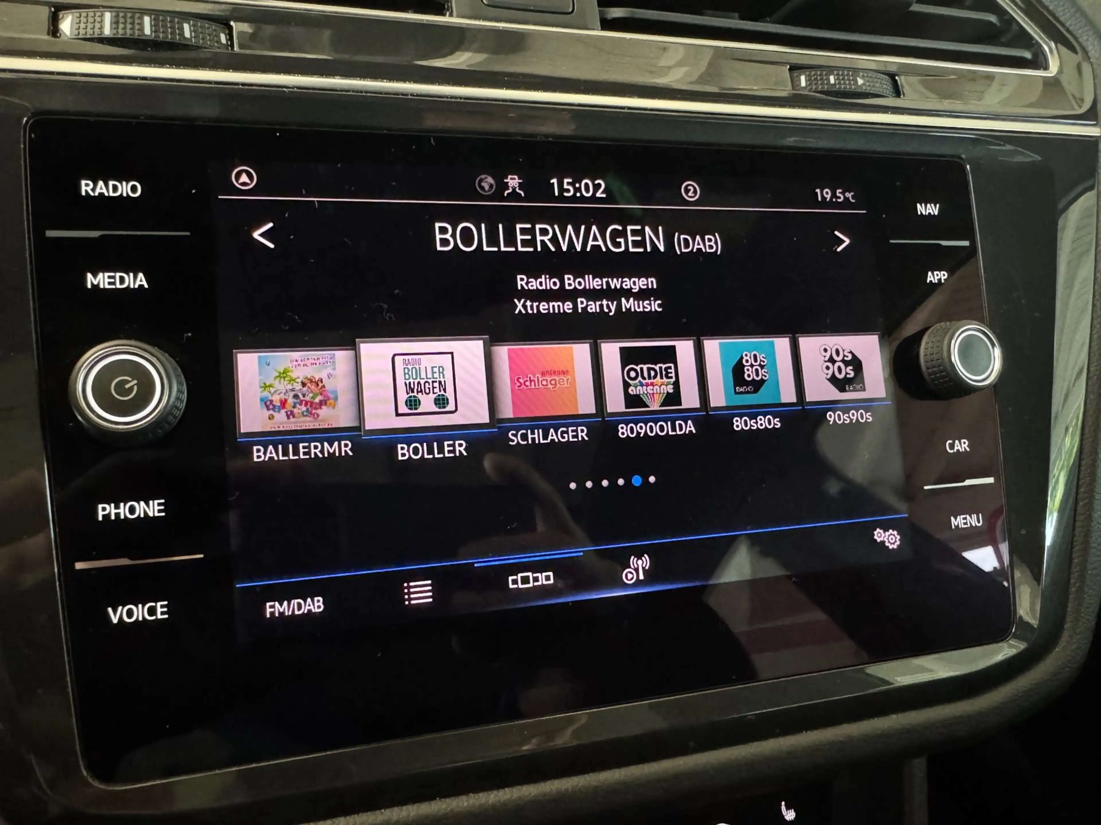 Volkswagen Tiguan R-Line 2.0 TDI DSG AHK LED Navi Kamera — photo 16