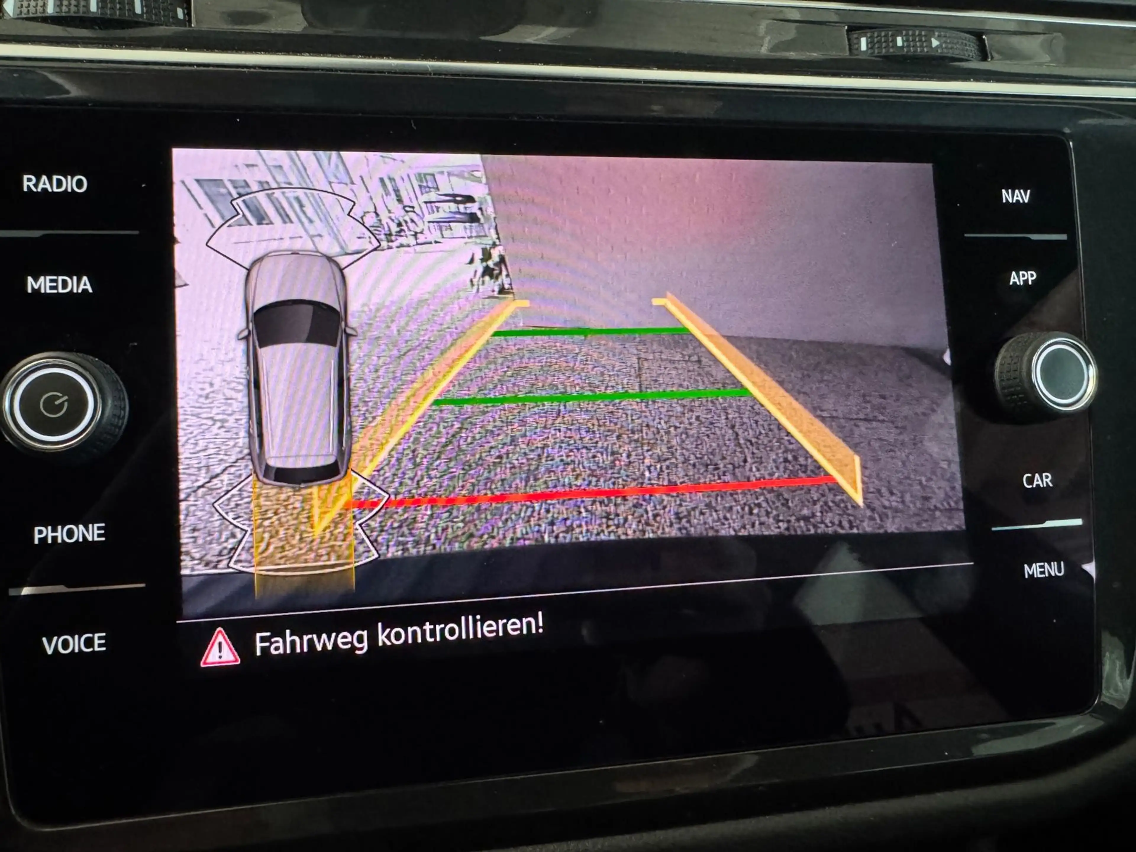 Volkswagen Tiguan R-Line 2.0 TDI DSG AHK LED Navi Kamera — photo 19
