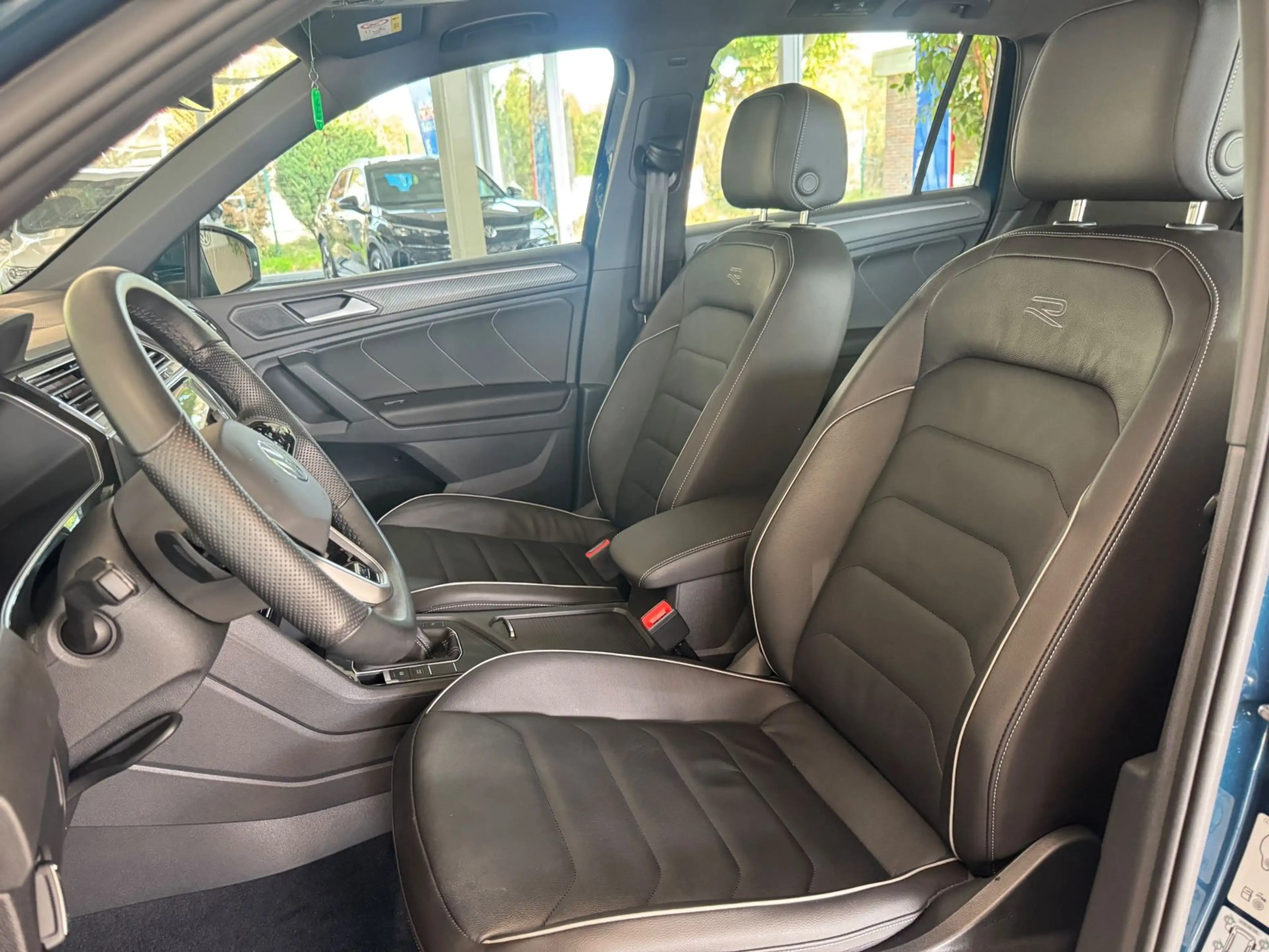 Volkswagen Tiguan R-Line 2.0 TDI DSG AHK LED Navi Kamera — photo 5