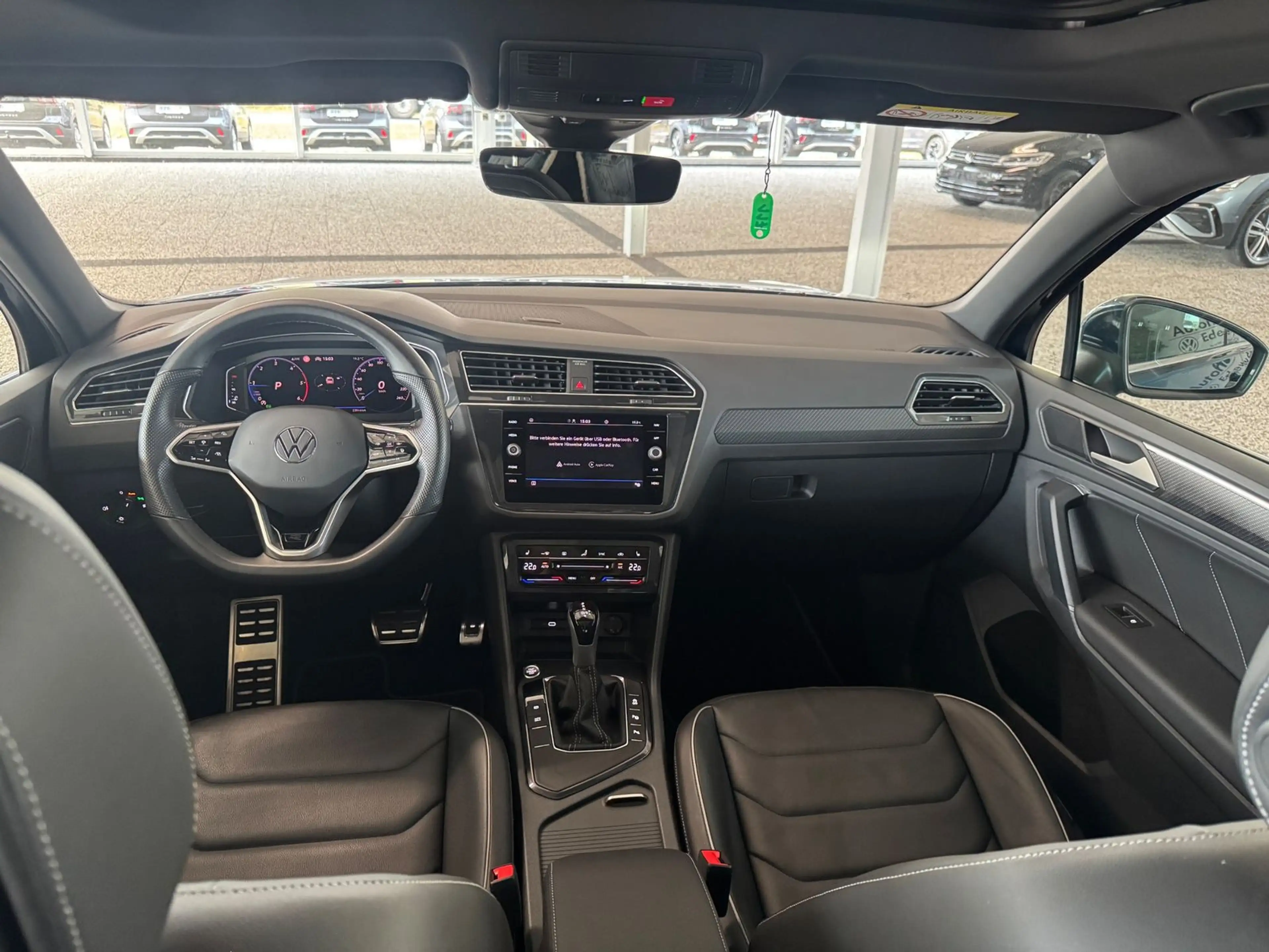 Volkswagen Tiguan R-Line 2.0 TDI DSG AHK LED Navi Kamera — photo 21