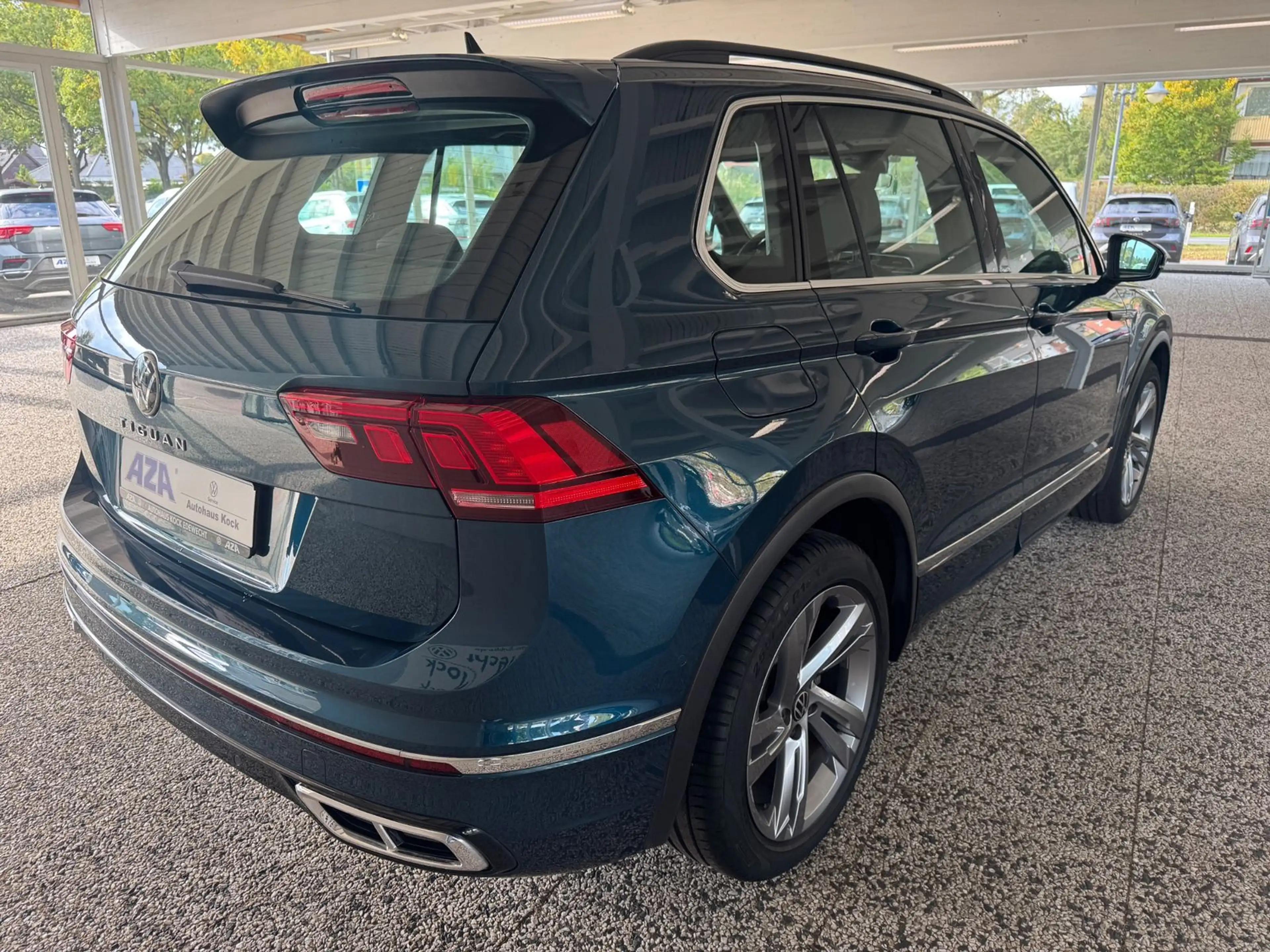 Volkswagen Tiguan R-Line 2.0 TDI DSG AHK LED Navi Kamera — photo 3