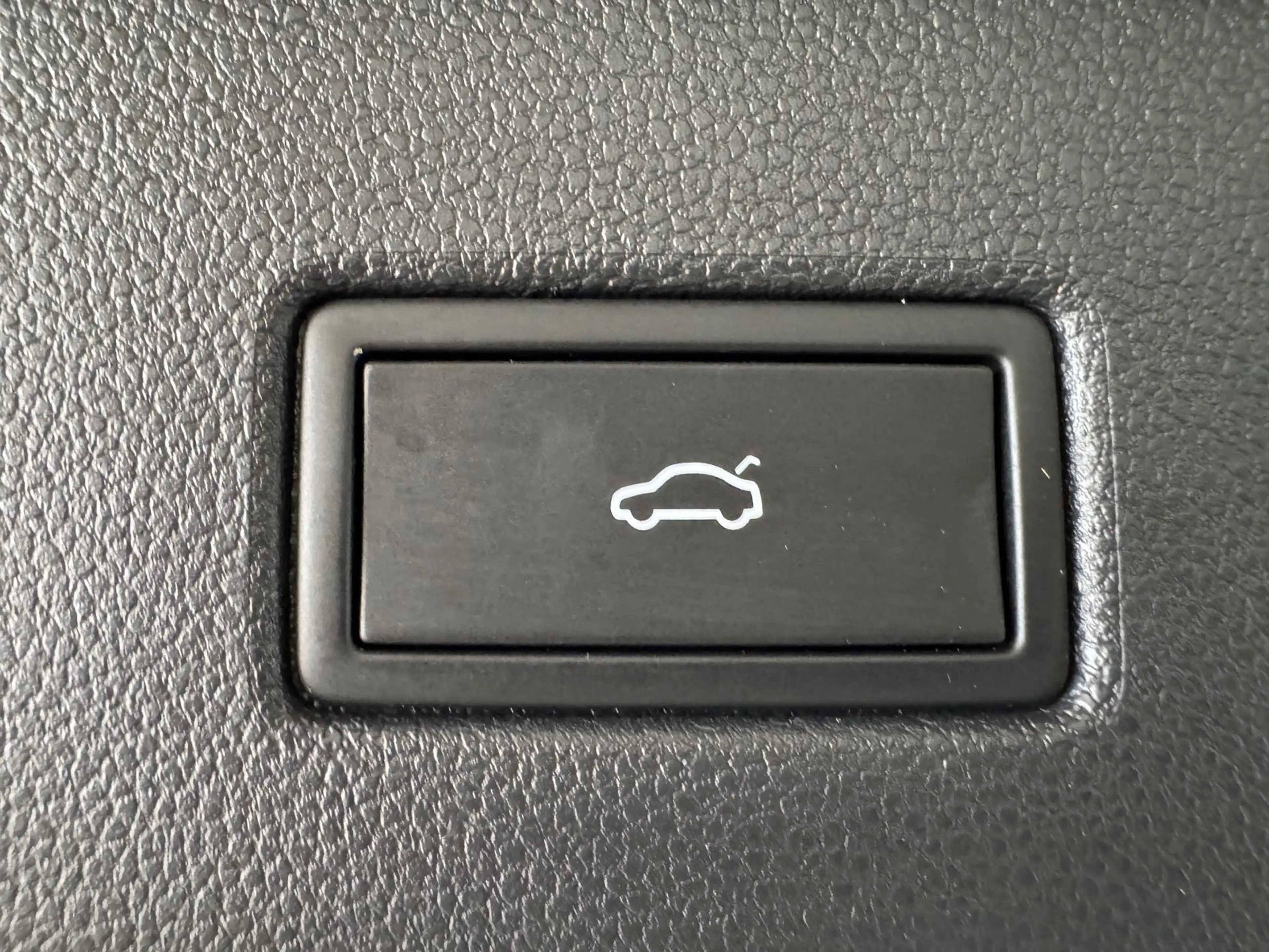 Volkswagen Tiguan R-Line 2.0 TDI DSG AHK LED Navi Kamera — photo 10