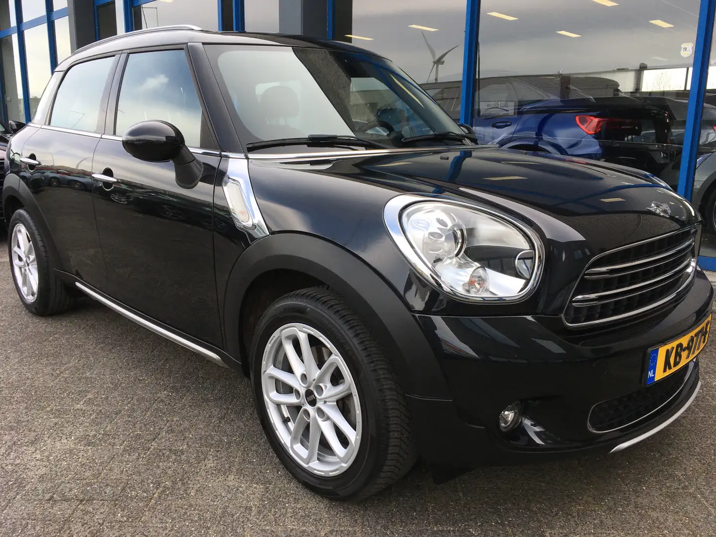 MINI Cooper Countryman Mini 1.6 Pepper Černá - 1