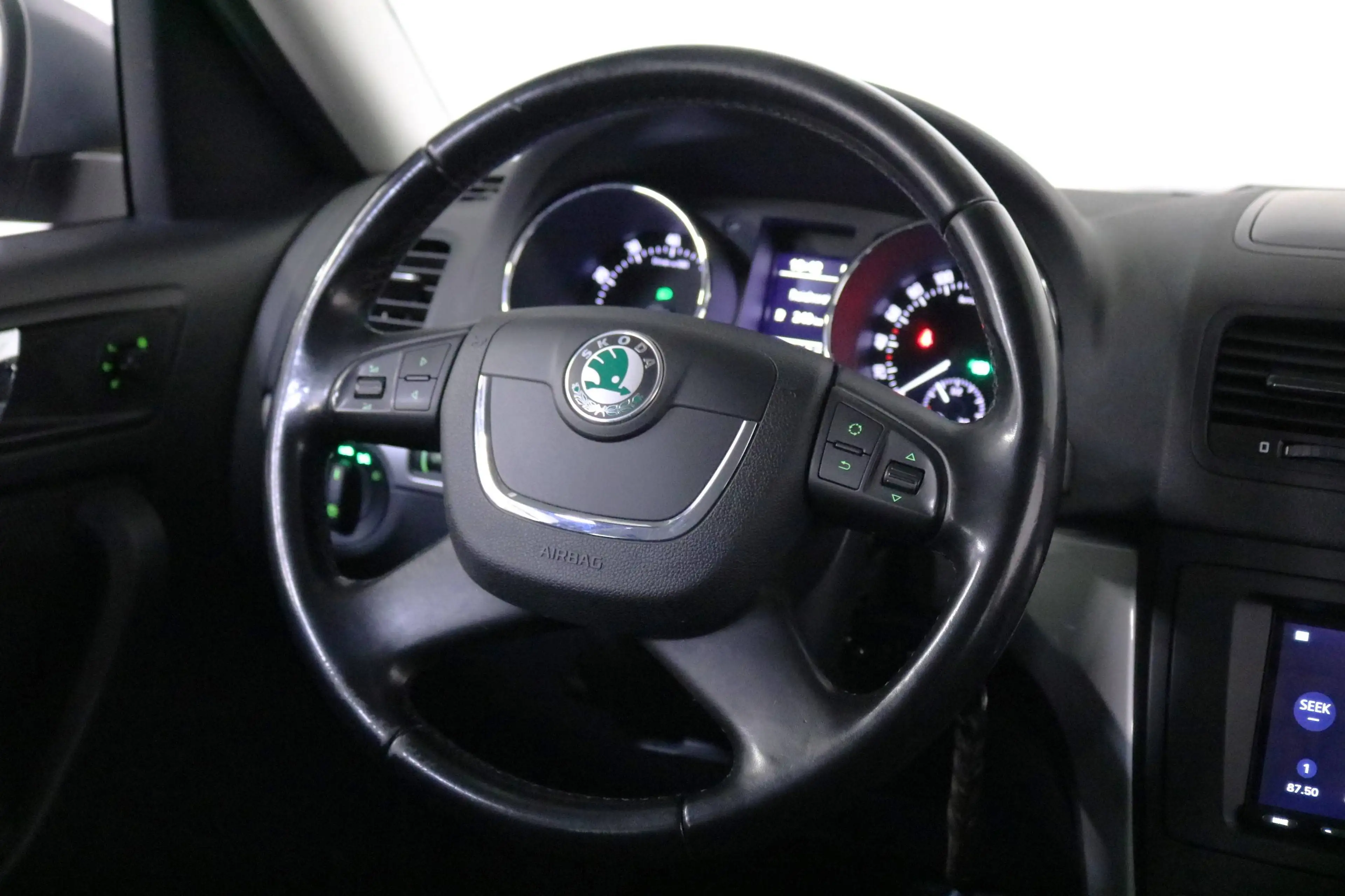 Skoda Yeti Ambition*PDC*AHK*KLIMA*Bluetooth*8FachBereift*u.v.m — photo 14