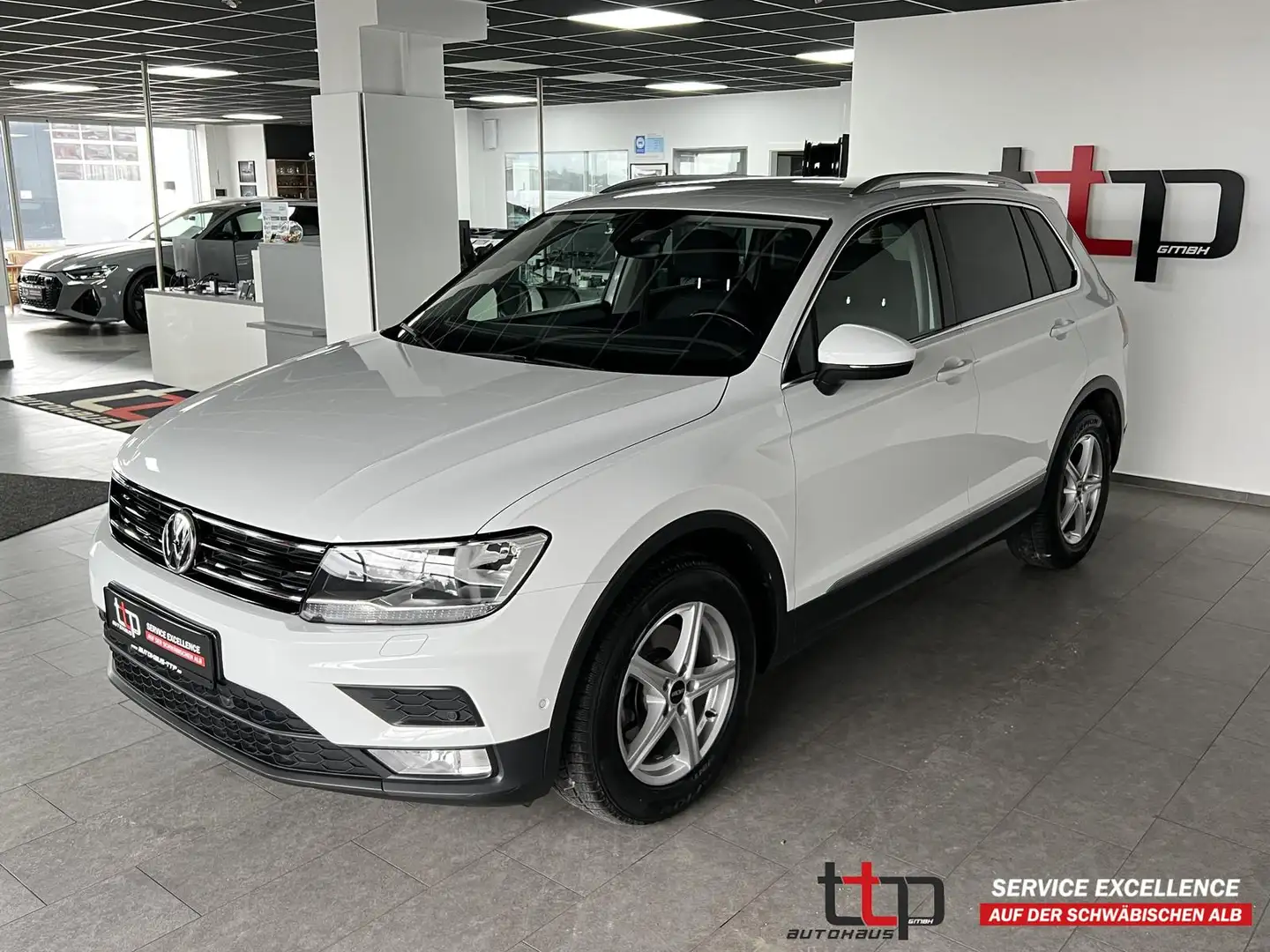 Volkswagen Tiguan 2.0 TDI Comfortline AHK R.Kamera ACC Weiß - 1