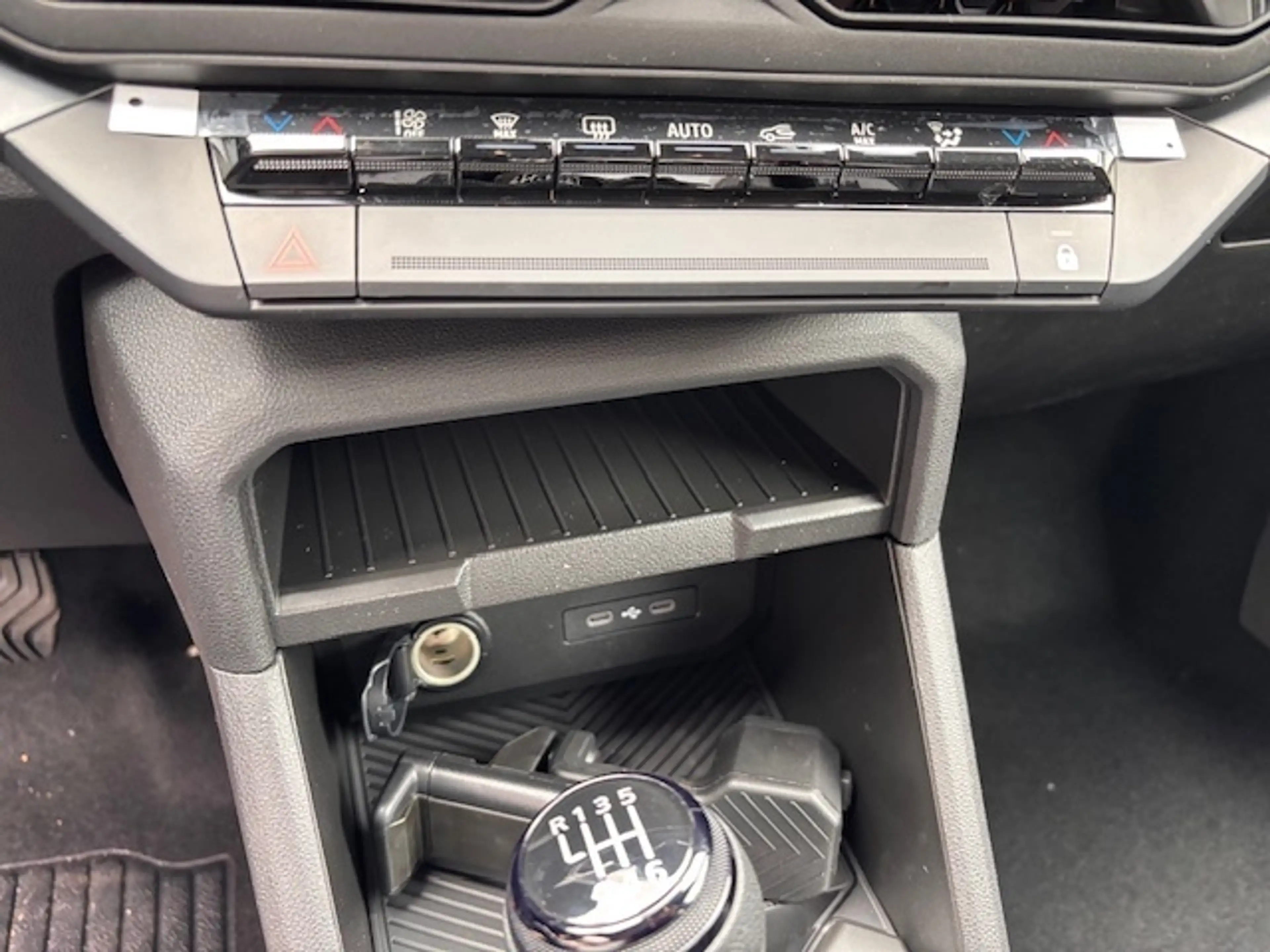 Dacia Bigster Journey hybrid 155 sofort verfügbar — photo 8