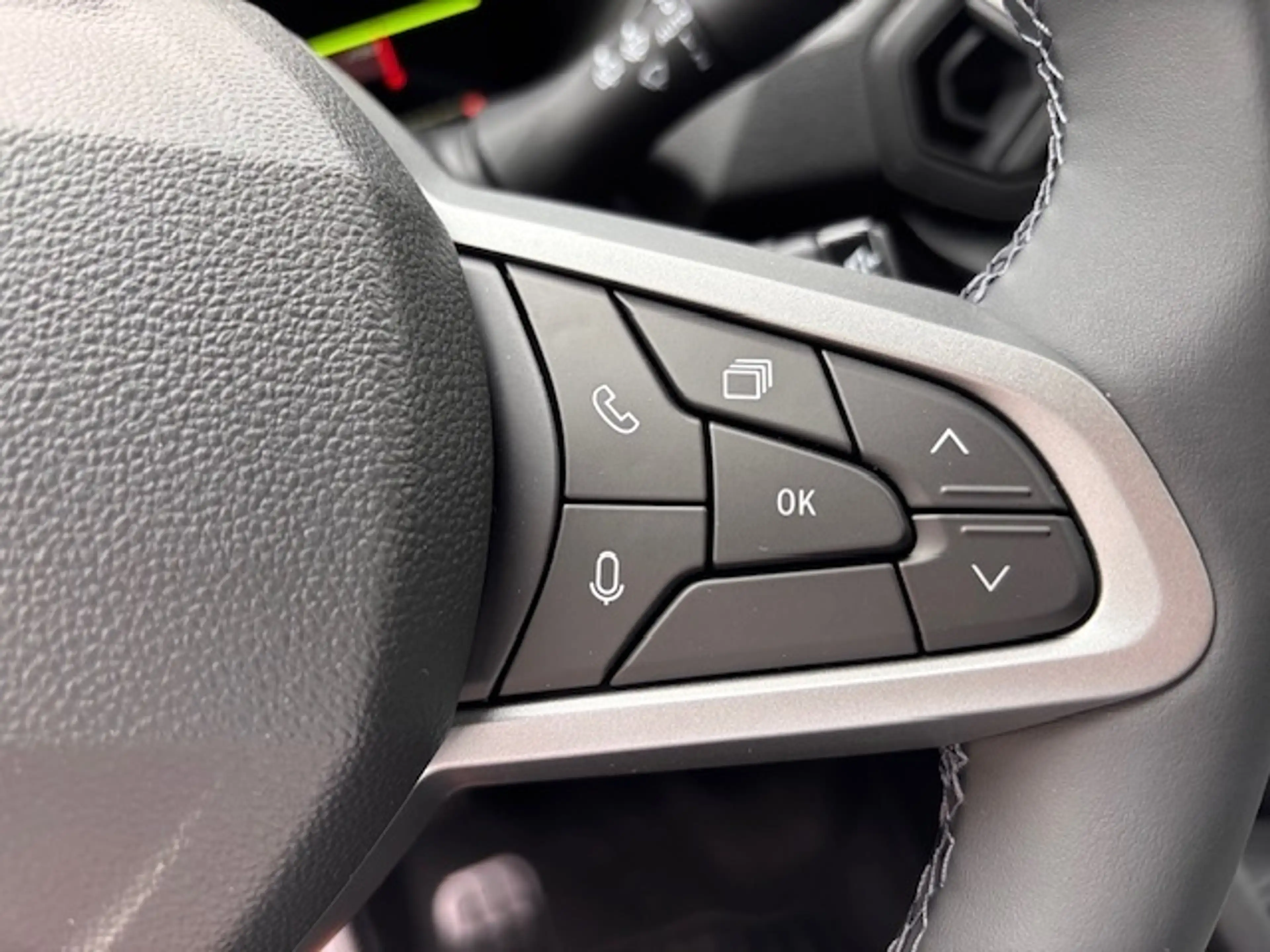 Dacia Bigster Journey hybrid 155 sofort verfügbar — photo 11