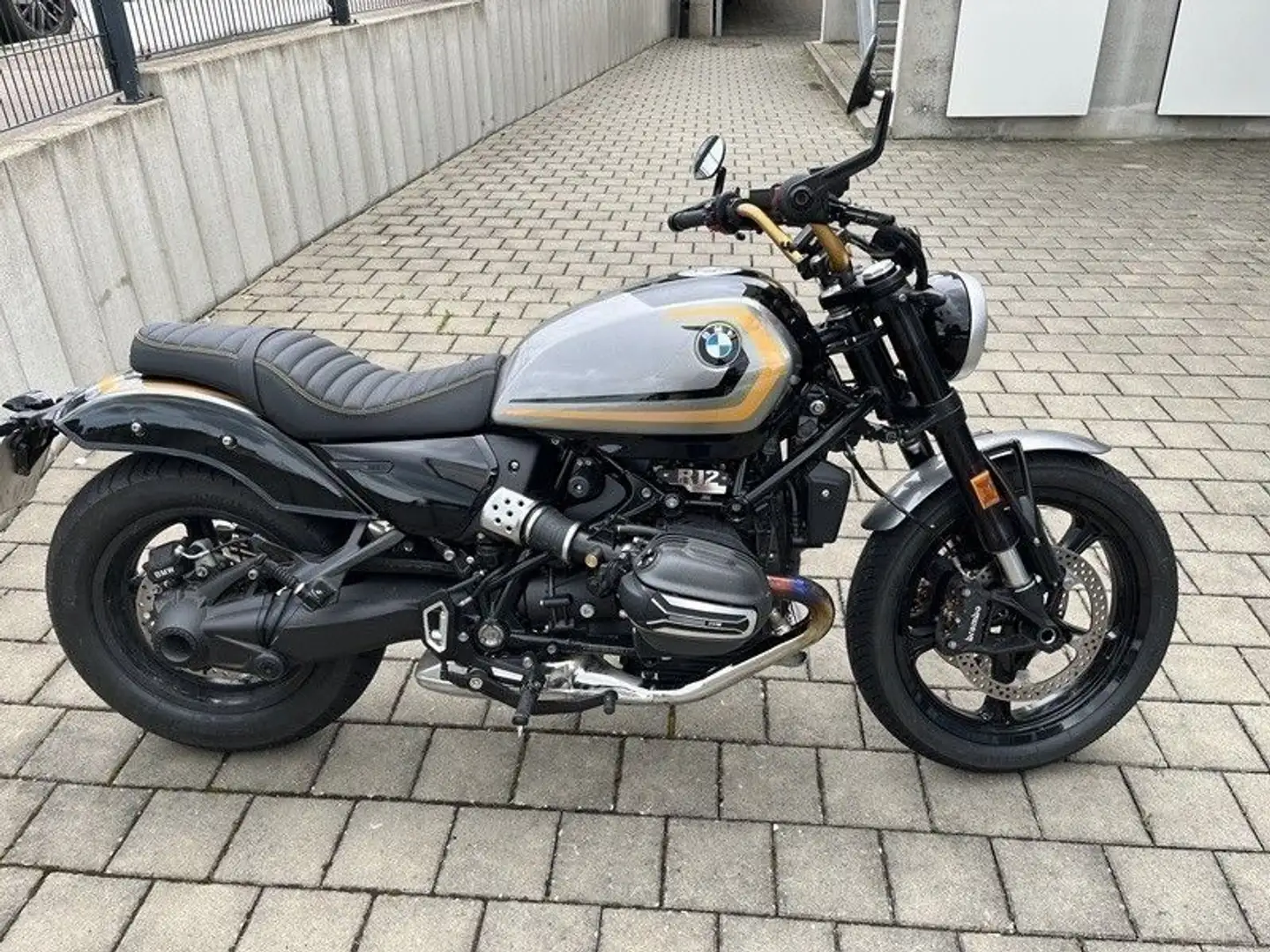 BMW R 12 Option 719 mit Werksgarantie bis 04/2028 Серебристый - 2