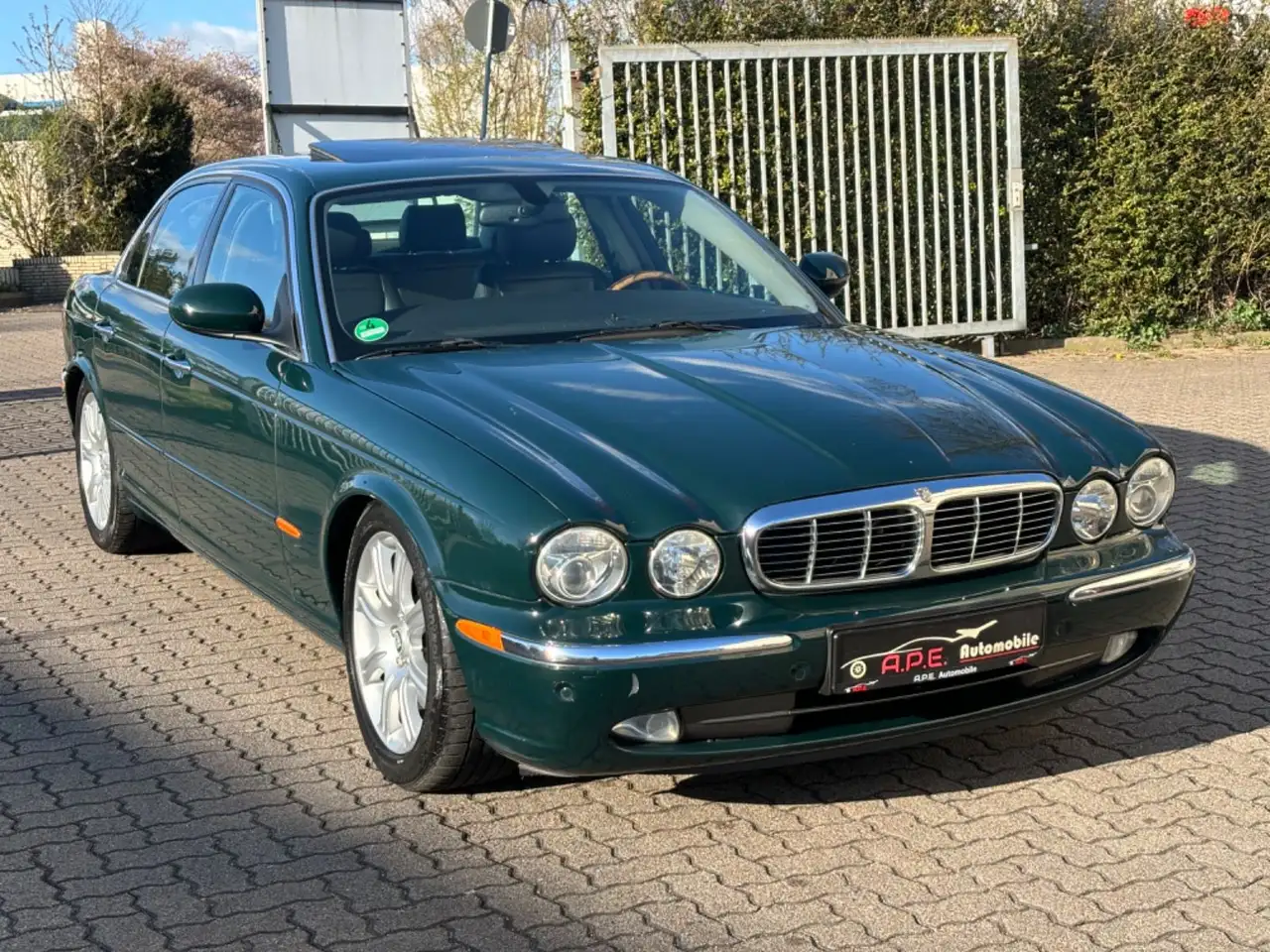 Jaguar XJ8