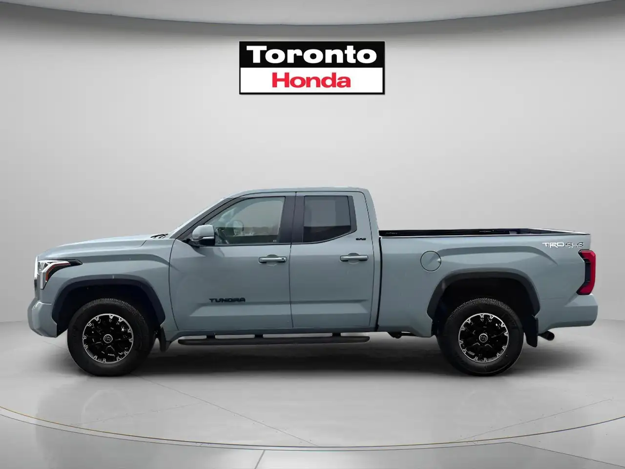 Toyota Tundra снимка Toyota Tundra