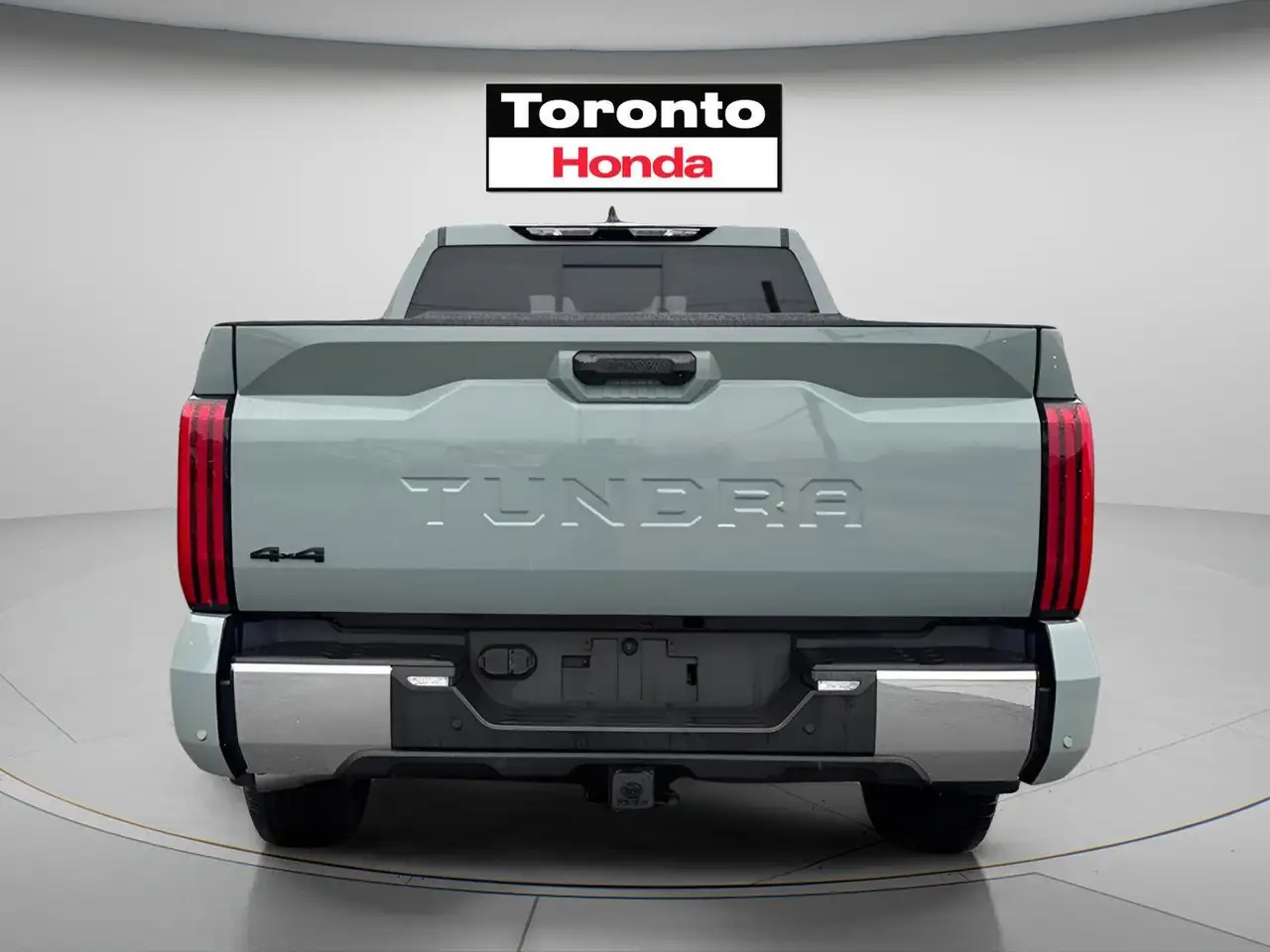 Toyota Tundra снимка Toyota Tundra