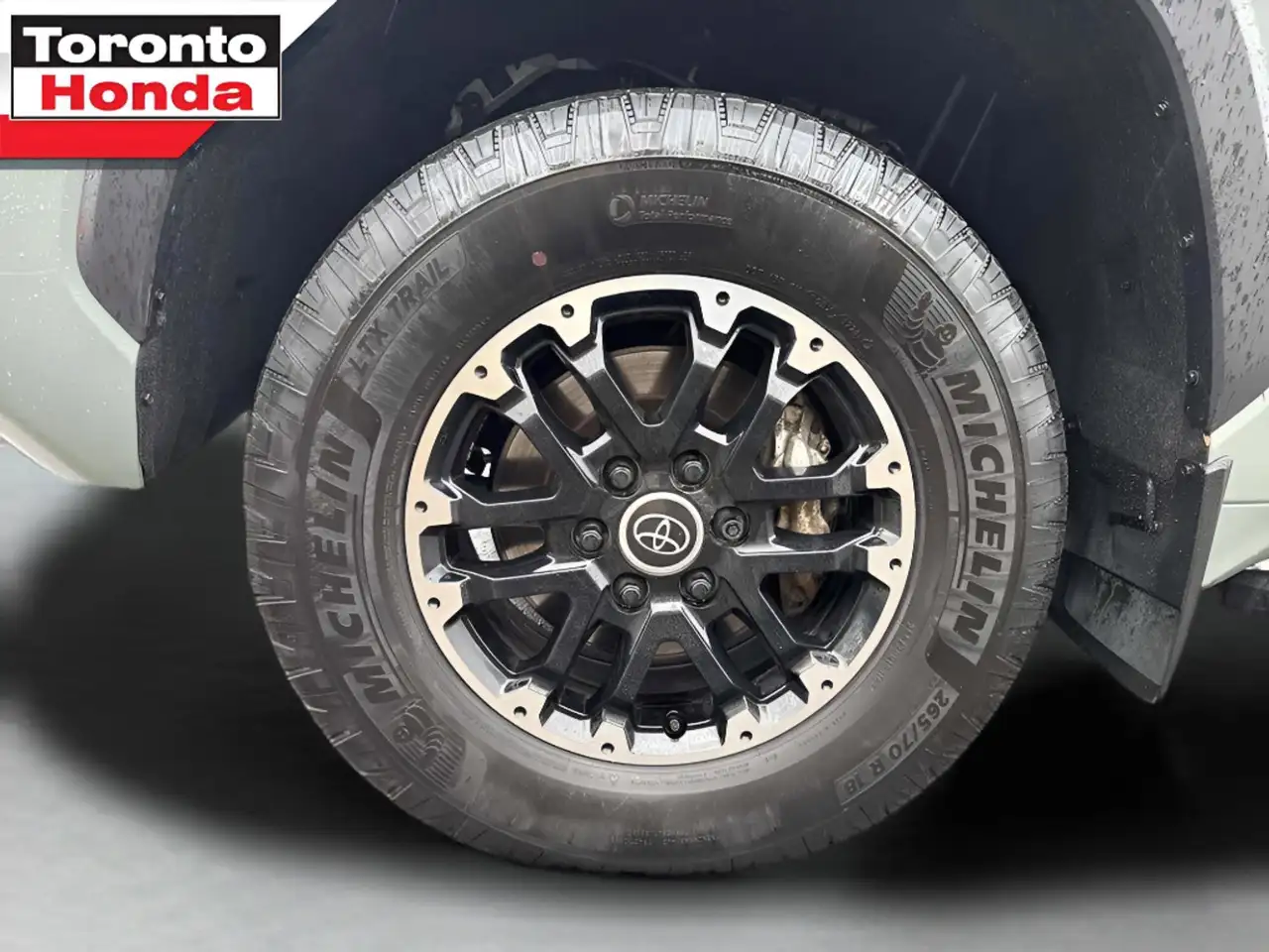 Toyota Tundra снимка Toyota Tundra