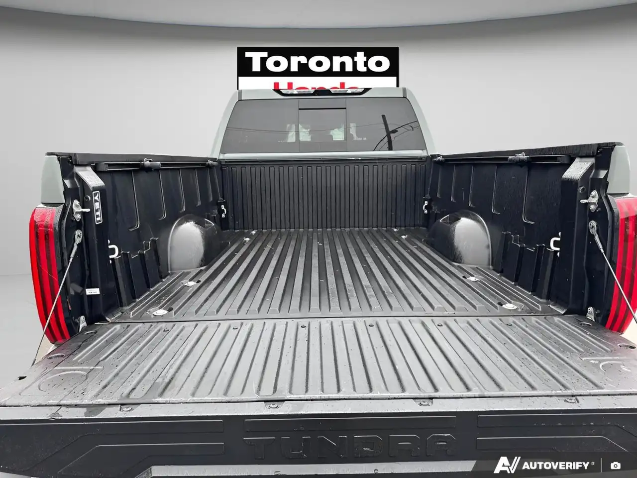 Toyota Tundra снимка Toyota Tundra