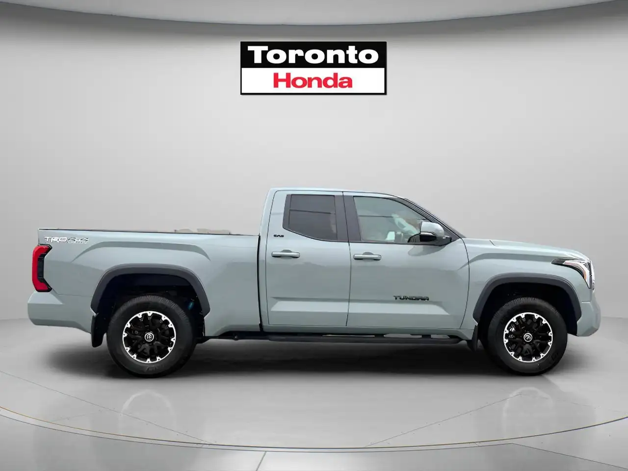 Toyota Tundra снимка Toyota Tundra
