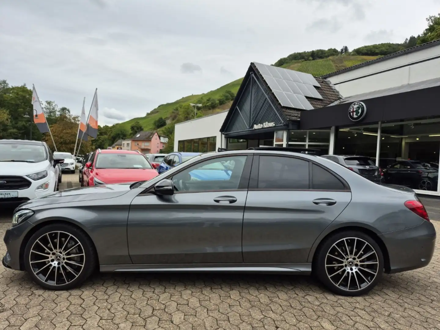 Mercedes-Benz C 400 AMG 4Matic Panorama LED Burmester PDC Navi Grijs - 2
