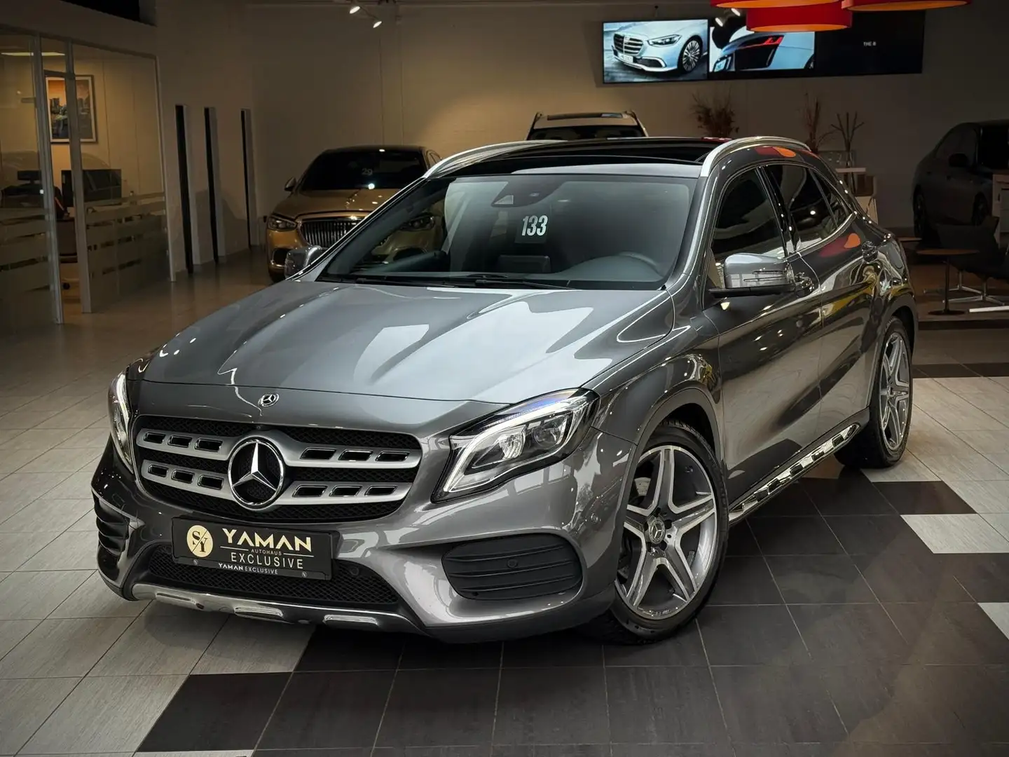 Mercedes-Benz GLA 220 4Matic AMG*Pano*360°Kamera*AHK*Totwinkel Grau - 1