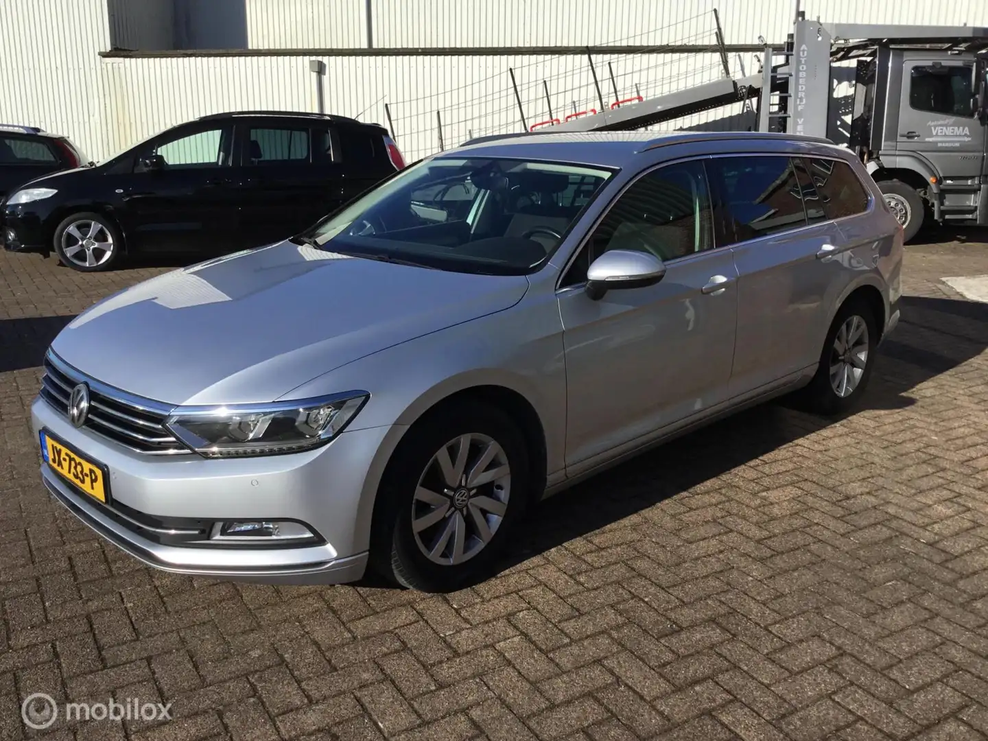 Volkswagen Passat Variant 1.6 TDI Connected Series automaat Grau - 1