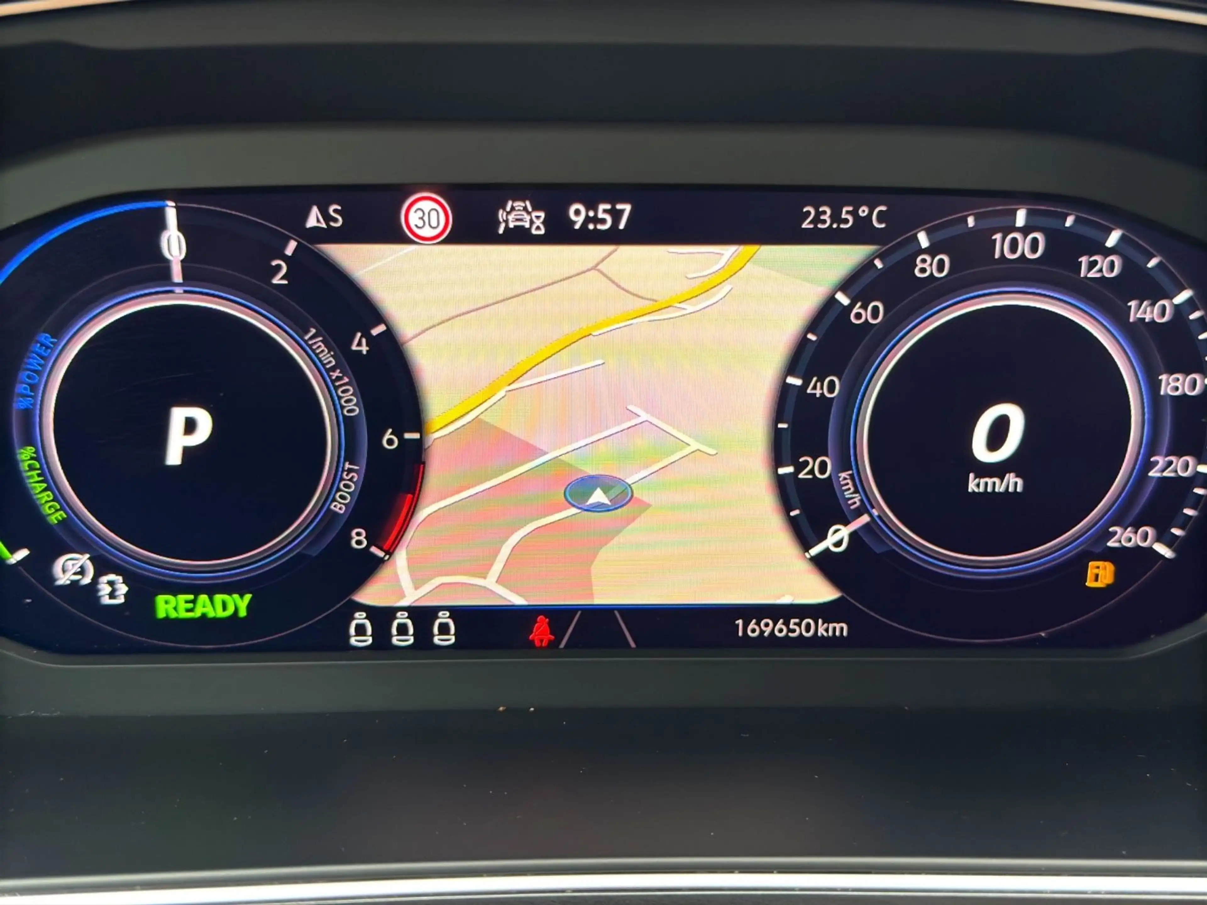 Volkswagen Tiguan R-Line eHybrid IQ-Drive RFK AHK LED ACC — photo 16