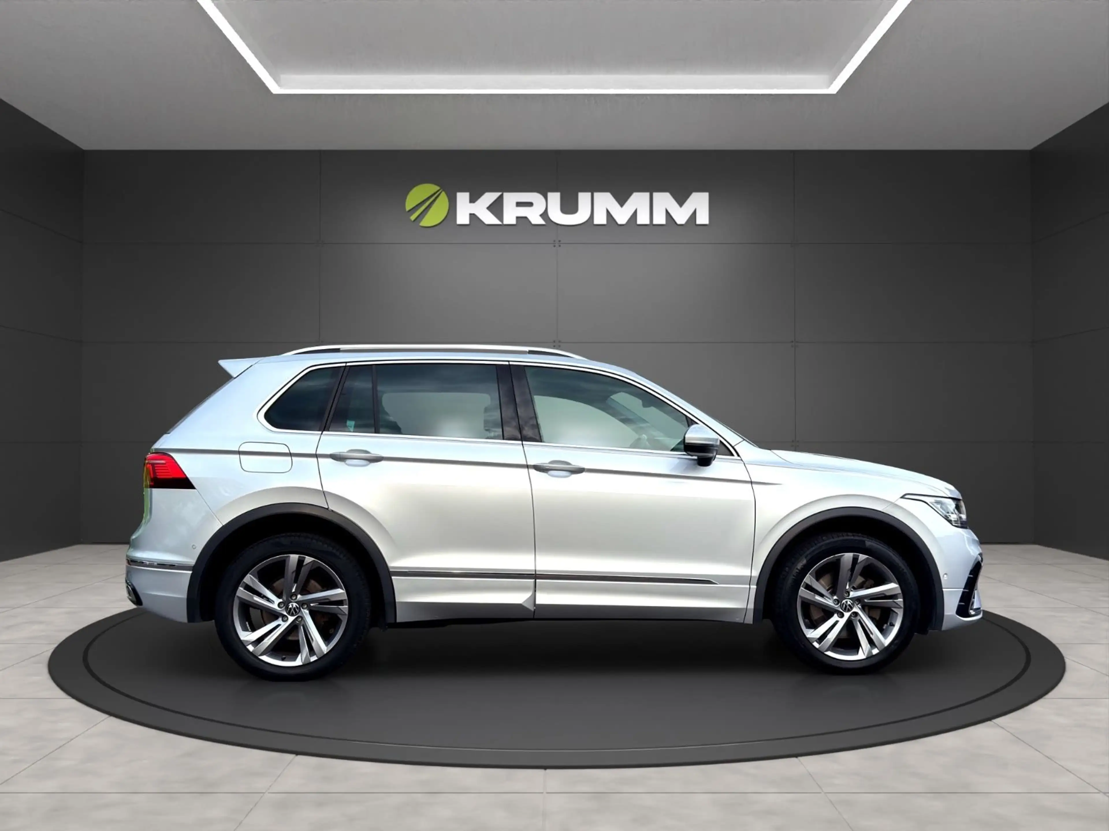 Volkswagen Tiguan R-Line eHybrid IQ-Drive RFK AHK LED ACC — photo 9