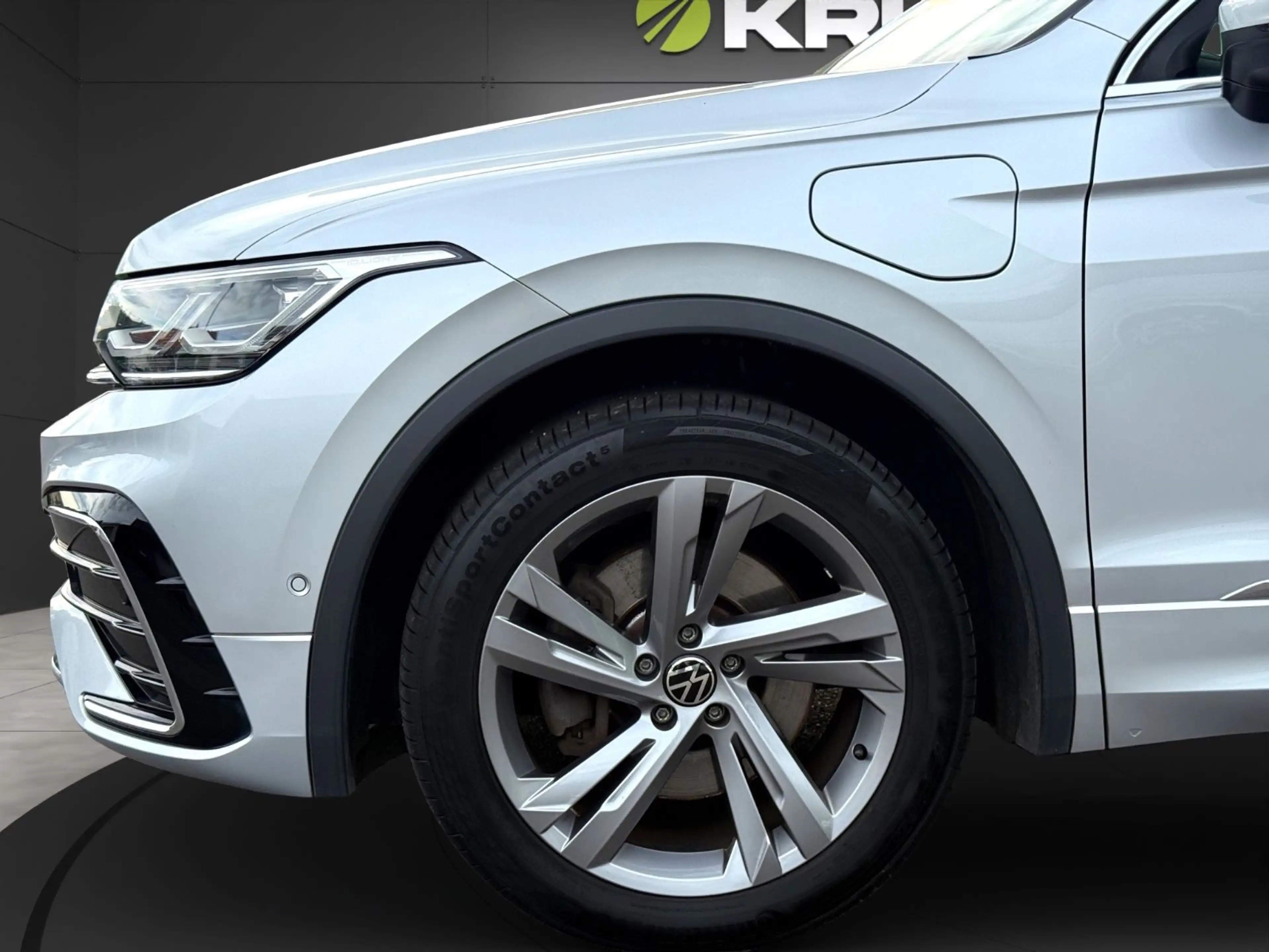 Volkswagen Tiguan R-Line eHybrid IQ-Drive RFK AHK LED ACC — photo 28