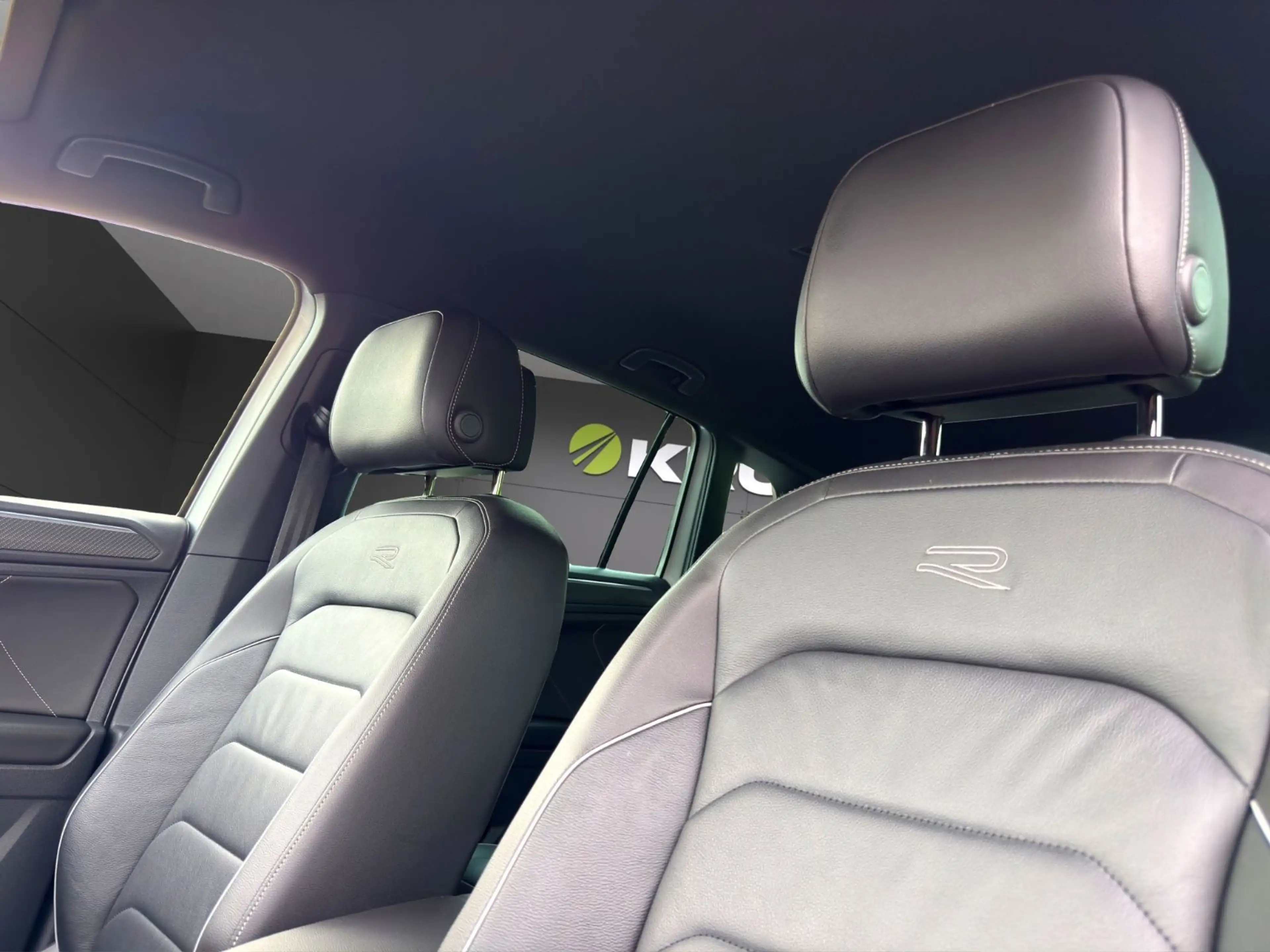 Volkswagen Tiguan R-Line eHybrid IQ-Drive RFK AHK LED ACC — photo 14