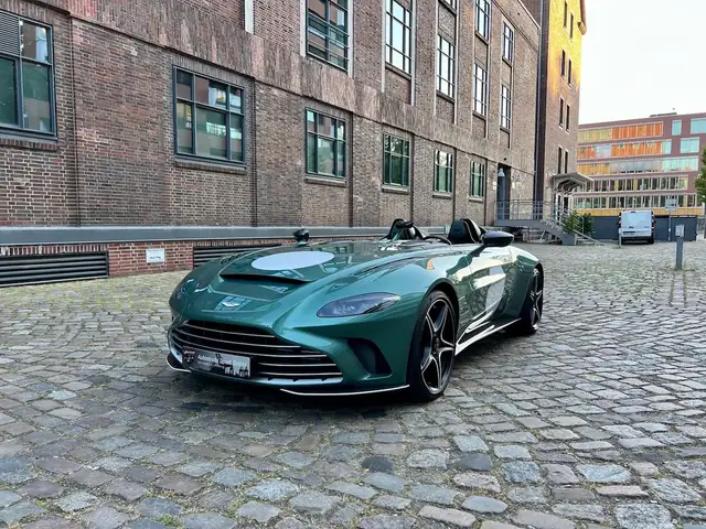Aston Martin V12 Speedster