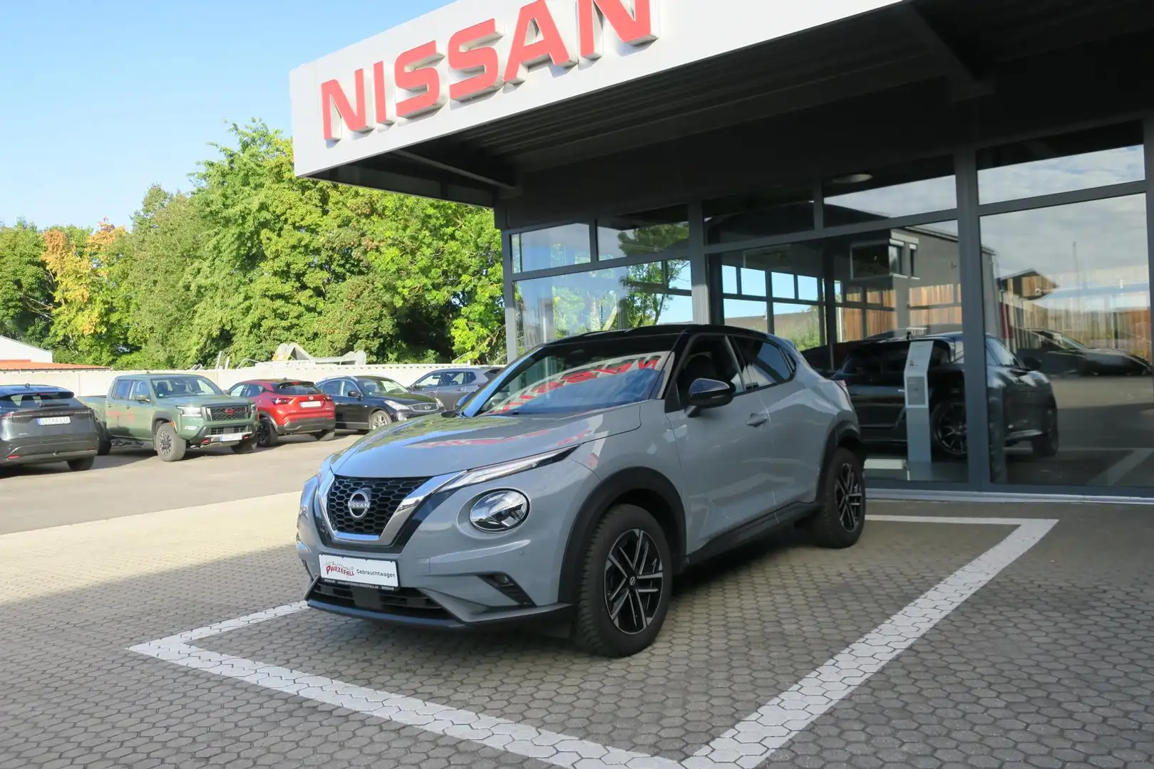 Nissan Juke 1.0 DIG-T DCT N-CONNECTA RFK SHZ BHF Grau - 2