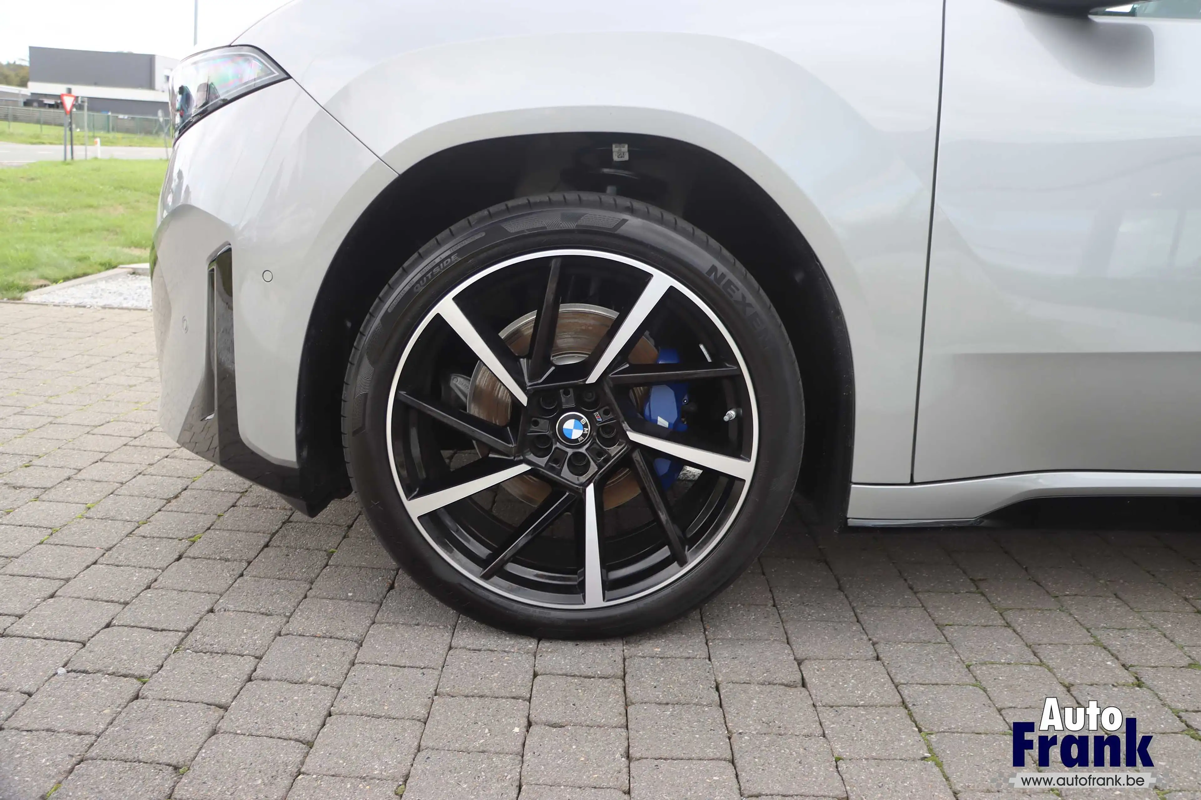 BMW iX3 50 / 4X4 / M-SPORT / TREKHK / 3D HUD / 360CAM / MEMORY / H&K — photo 4