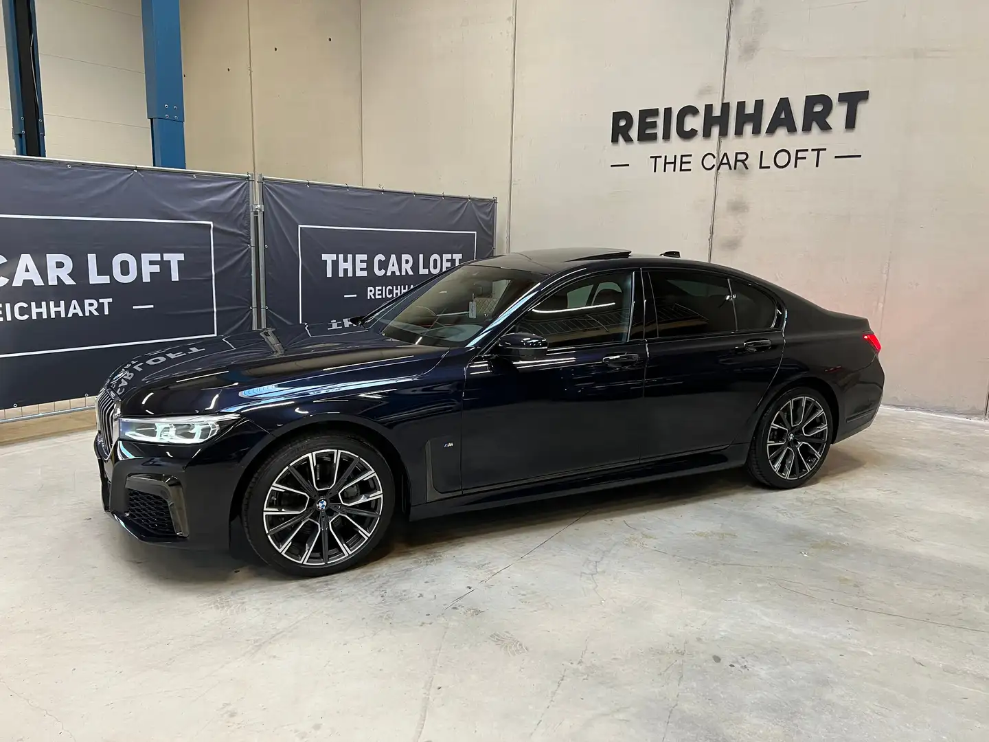 BMW 730 d xDrive Limousine M-SPORT Schwarz - 2