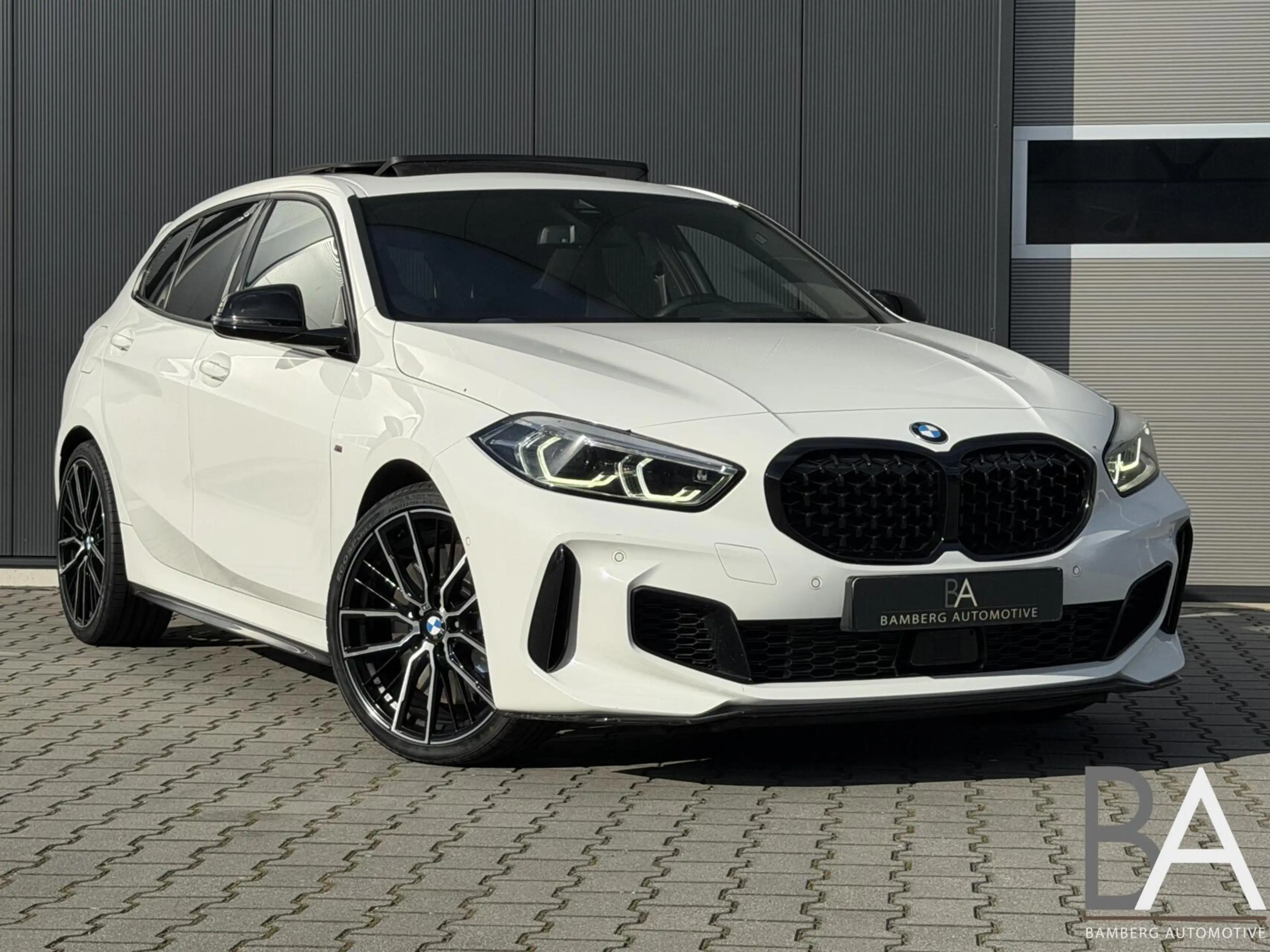BMW 135 1-serie M135i xDrive|H/K|Led|pano|carplay|kuiptsto
