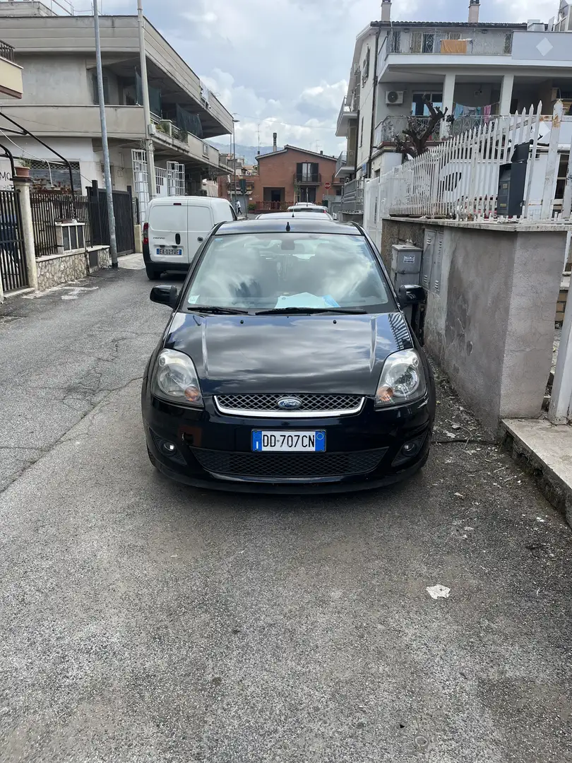 Ford Fiesta 3p 1.4 Ghia - 1