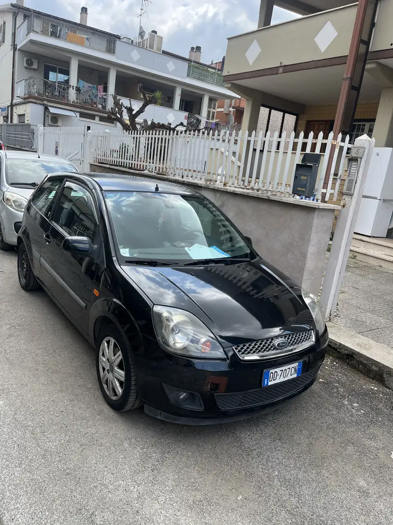 Ford Fiesta 3p 1.4 Ghia - 2