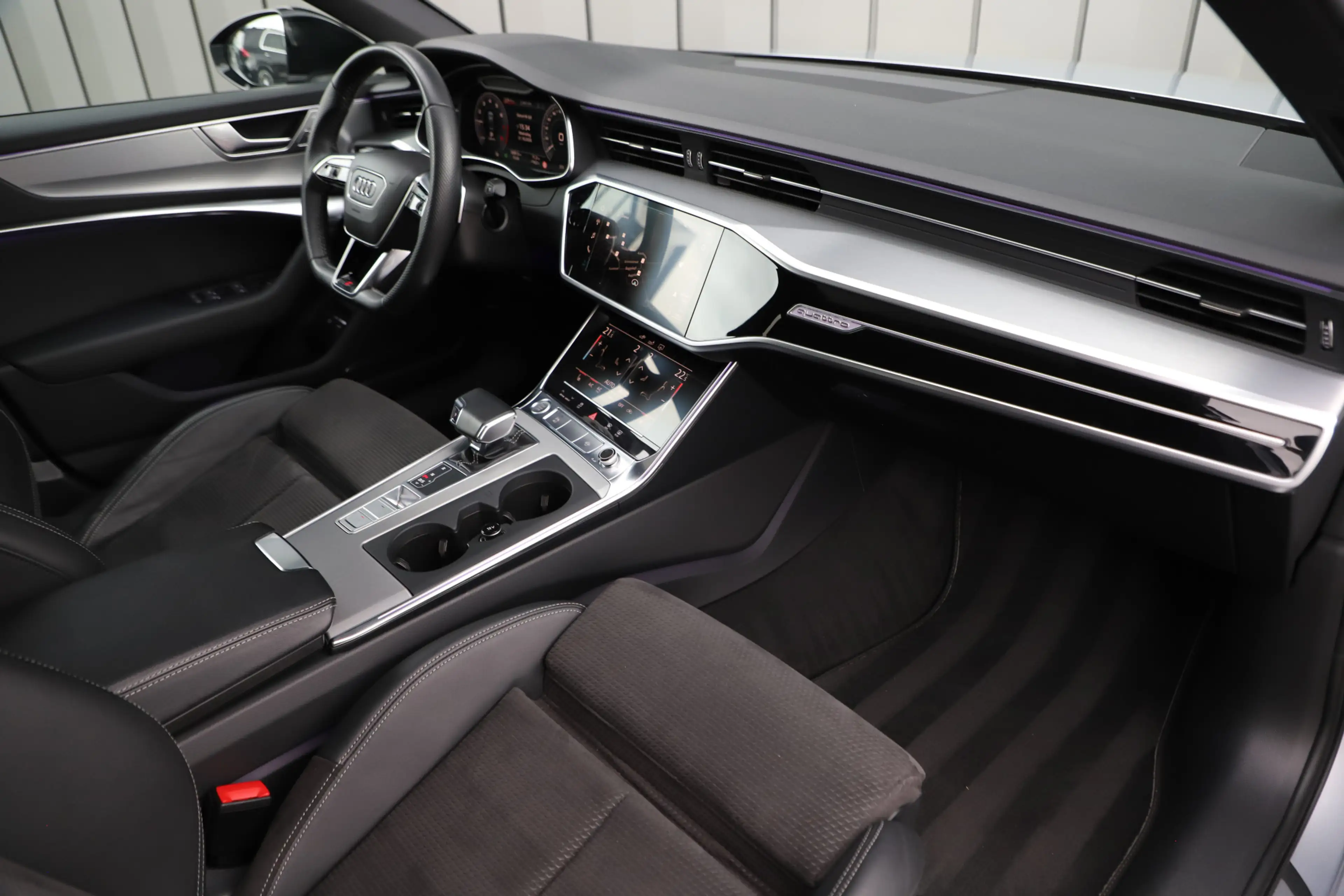 Audi A6 Limousine 55 TFSI e quattro Competition | 367PK | — photo 2