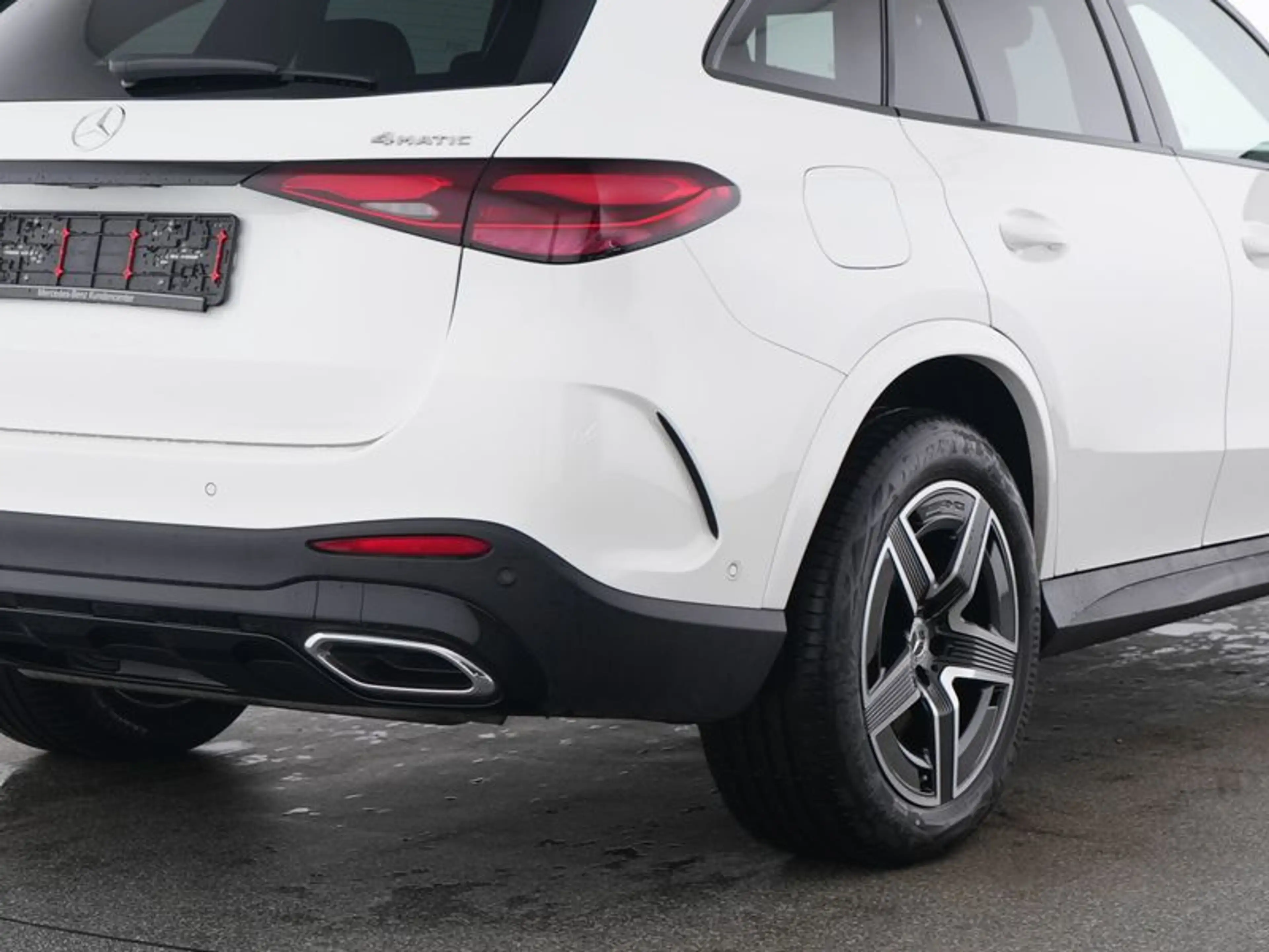 Mercedes-Benz GLC 300 e 4M AMG/Edition/Pano/AHK/Distr/Night/19 — photo 5