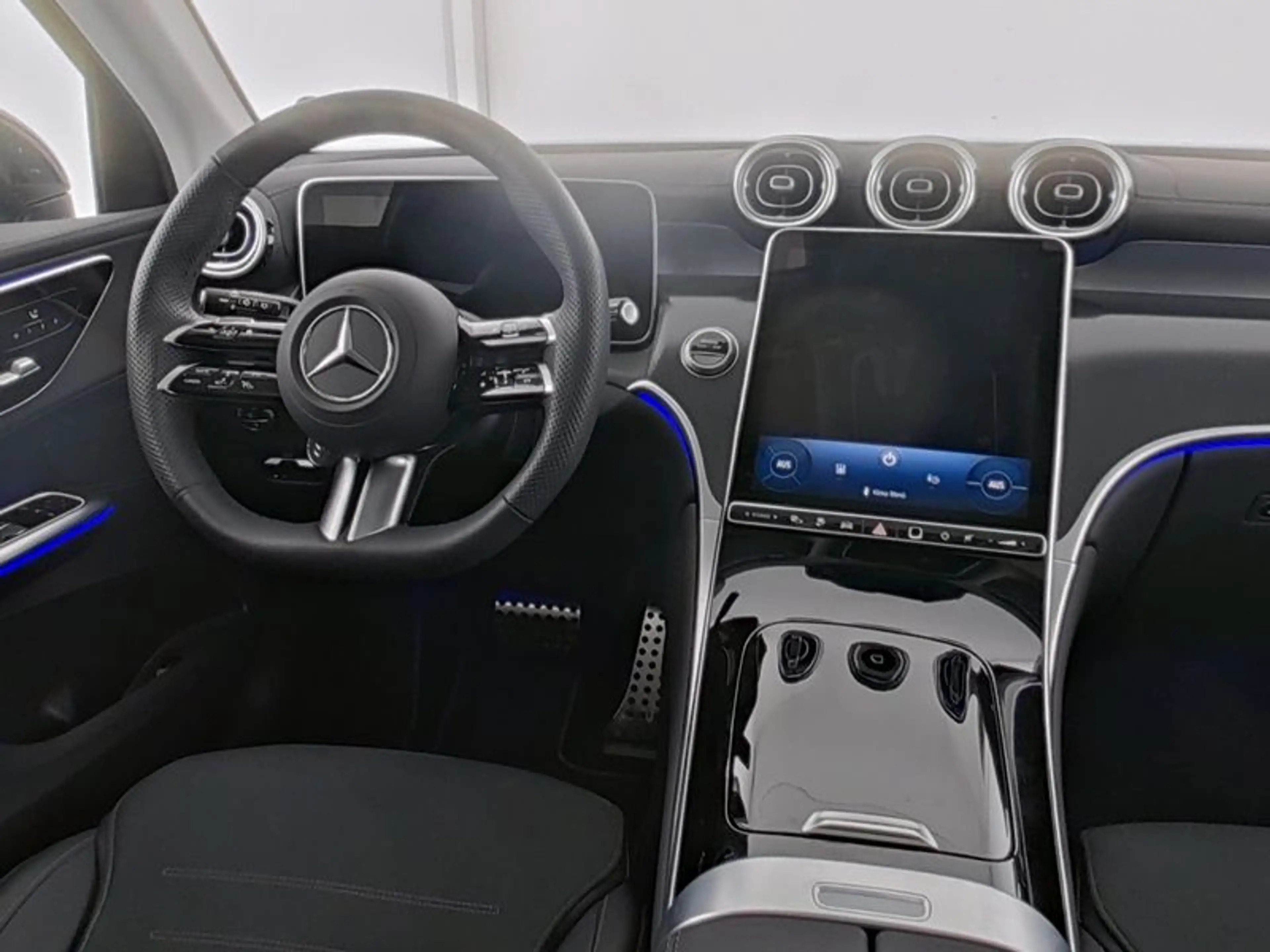 Mercedes-Benz GLC 300 e 4M AMG/Edition/Pano/AHK/Distr/Night/19 — photo 7