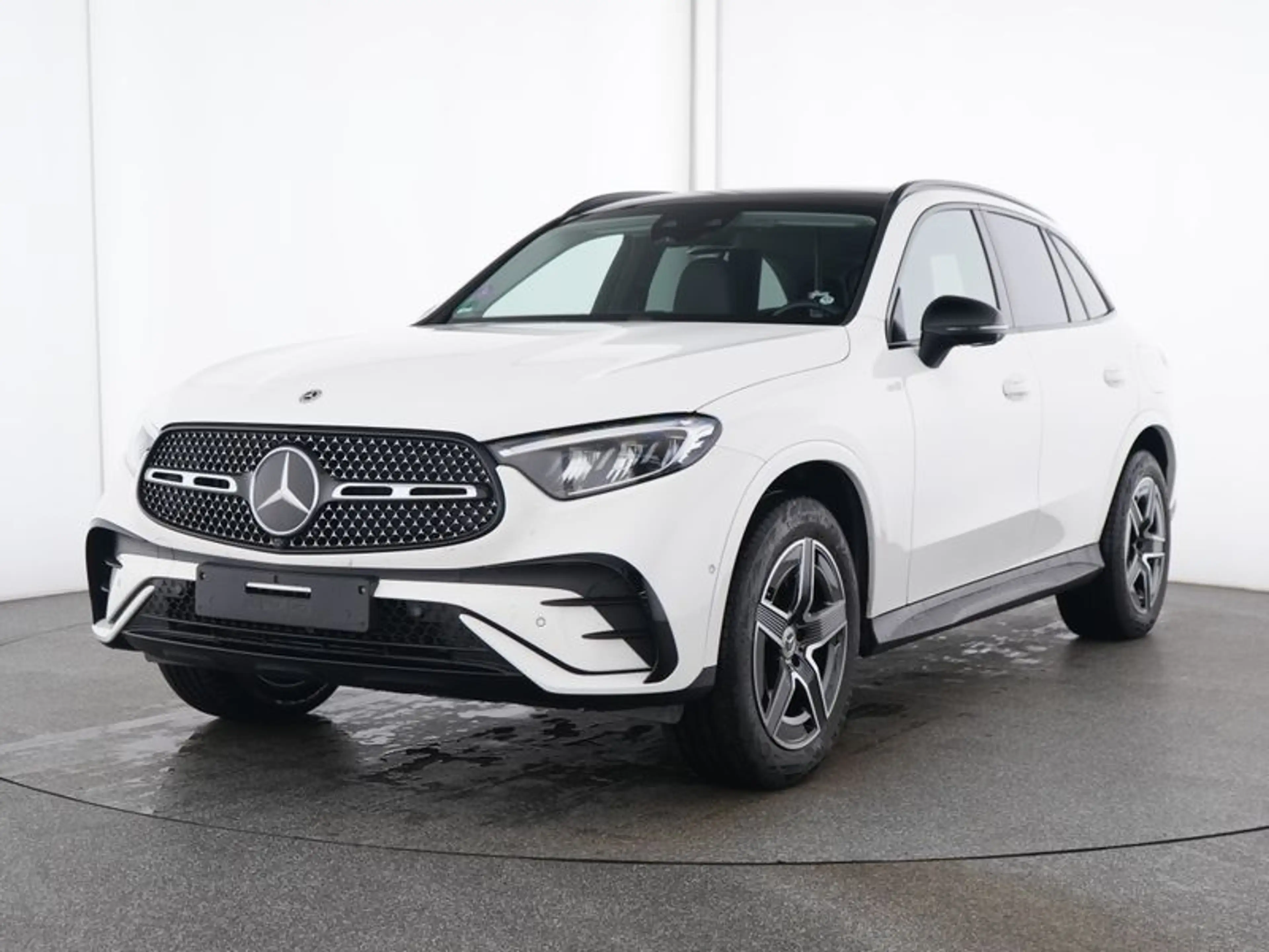 Mercedes-Benz GLC 300 e 4M AMG/Edition/Pano/AHK/Distr/Night/19 — photo 2