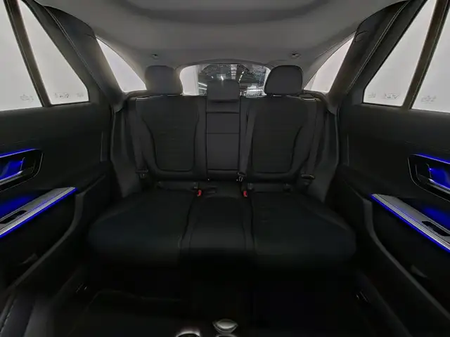 Mercedes-Benz GLC view 10
