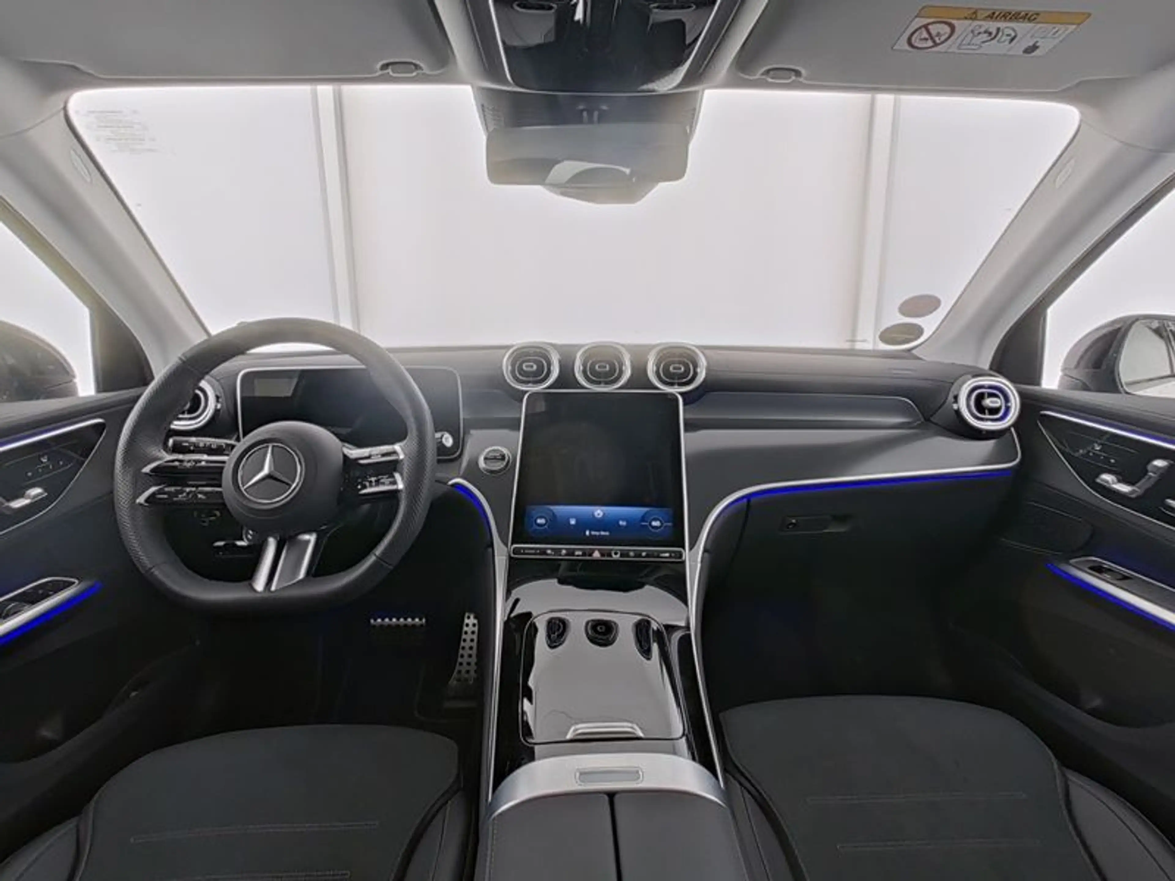 Mercedes-Benz GLC 300 e 4M AMG/Edition/Pano/AHK/Distr/Night/19 — photo 6