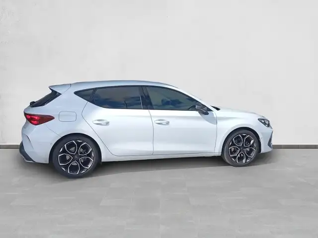 Cupra Leon view 3